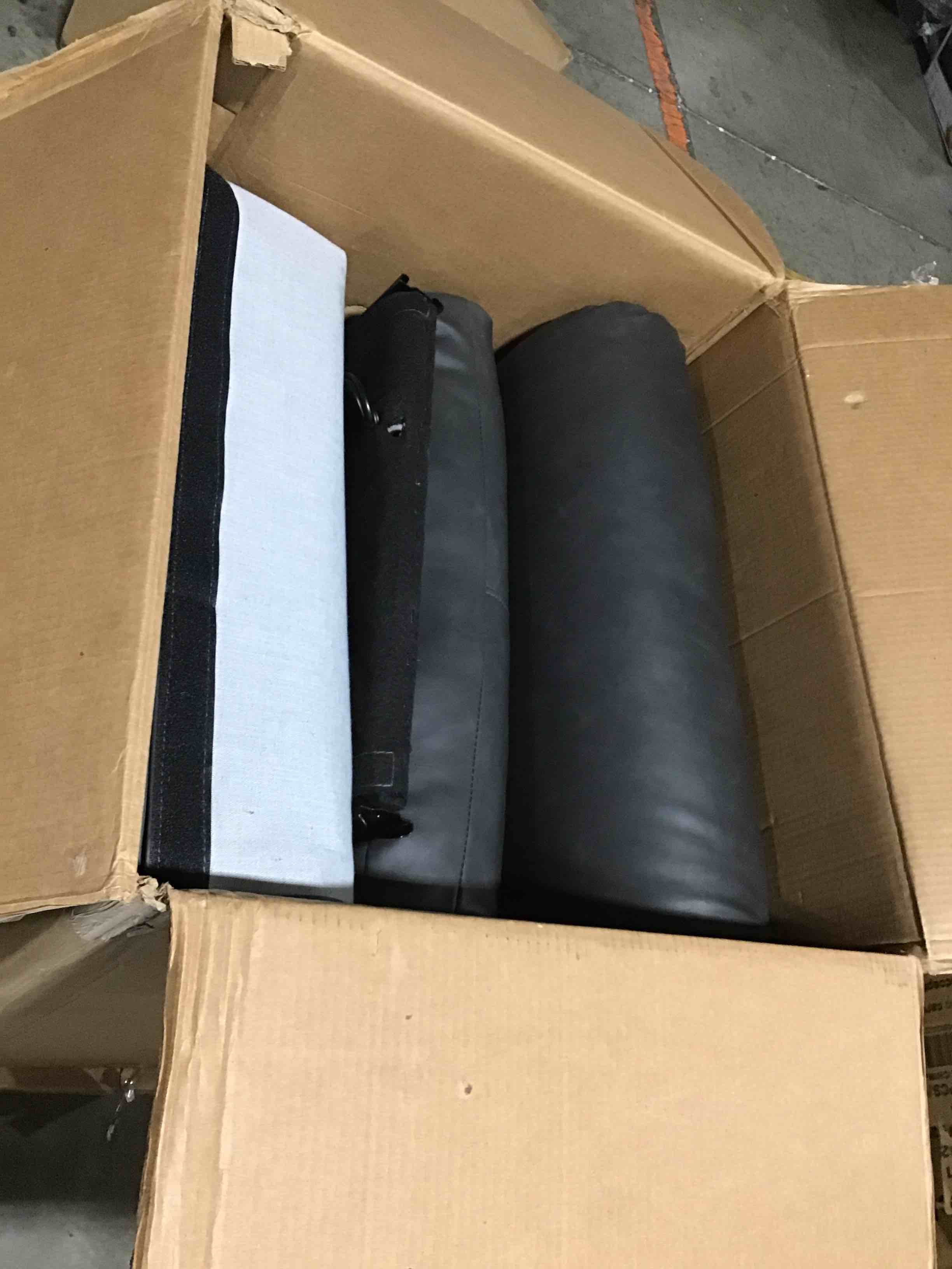 https://s3.amazonaws.com/lotting-images-prod/bidfta/BLU5190062_1692878902281.jpeg