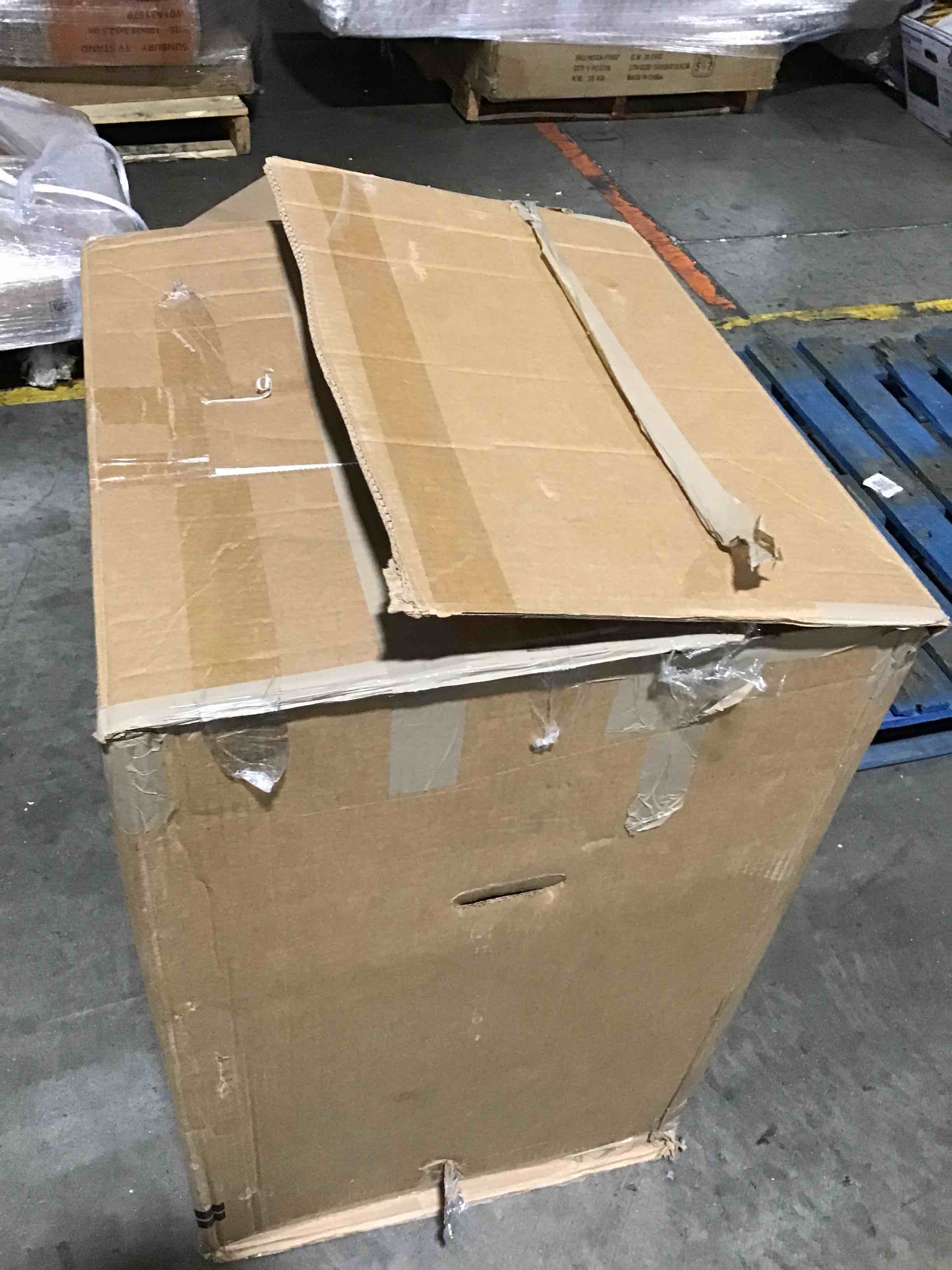 https://s3.amazonaws.com/lotting-images-prod/bidfta/BLU5190062_1692878921749.jpeg