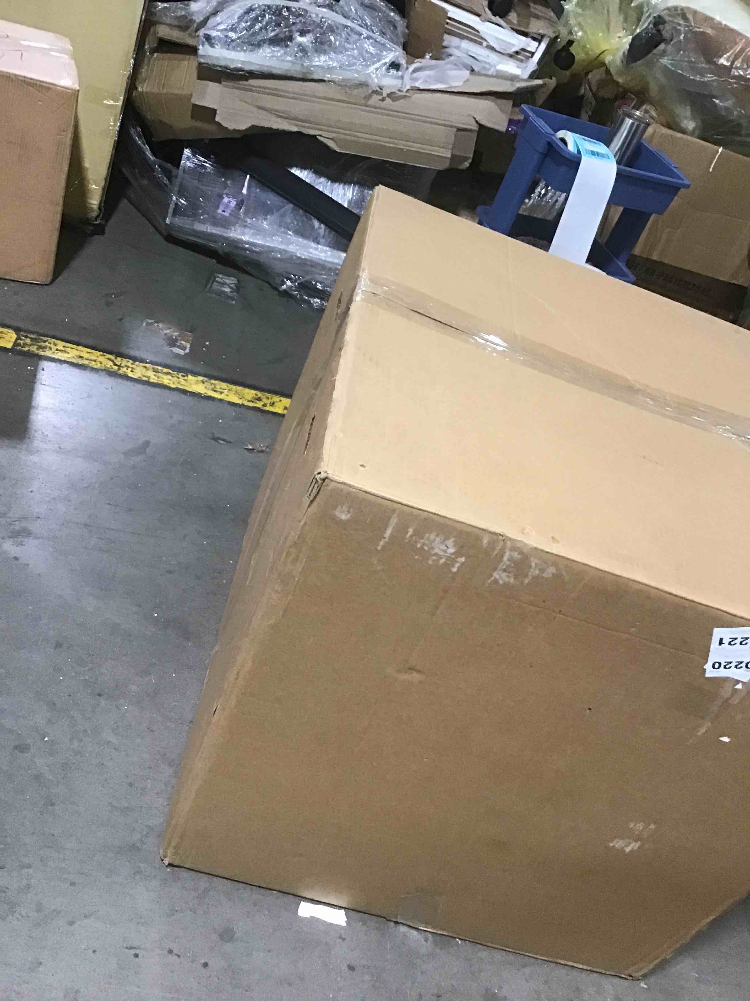 https://s3.amazonaws.com/lotting-images-prod/bidfta/BLU5191252_1691773897107.jpeg