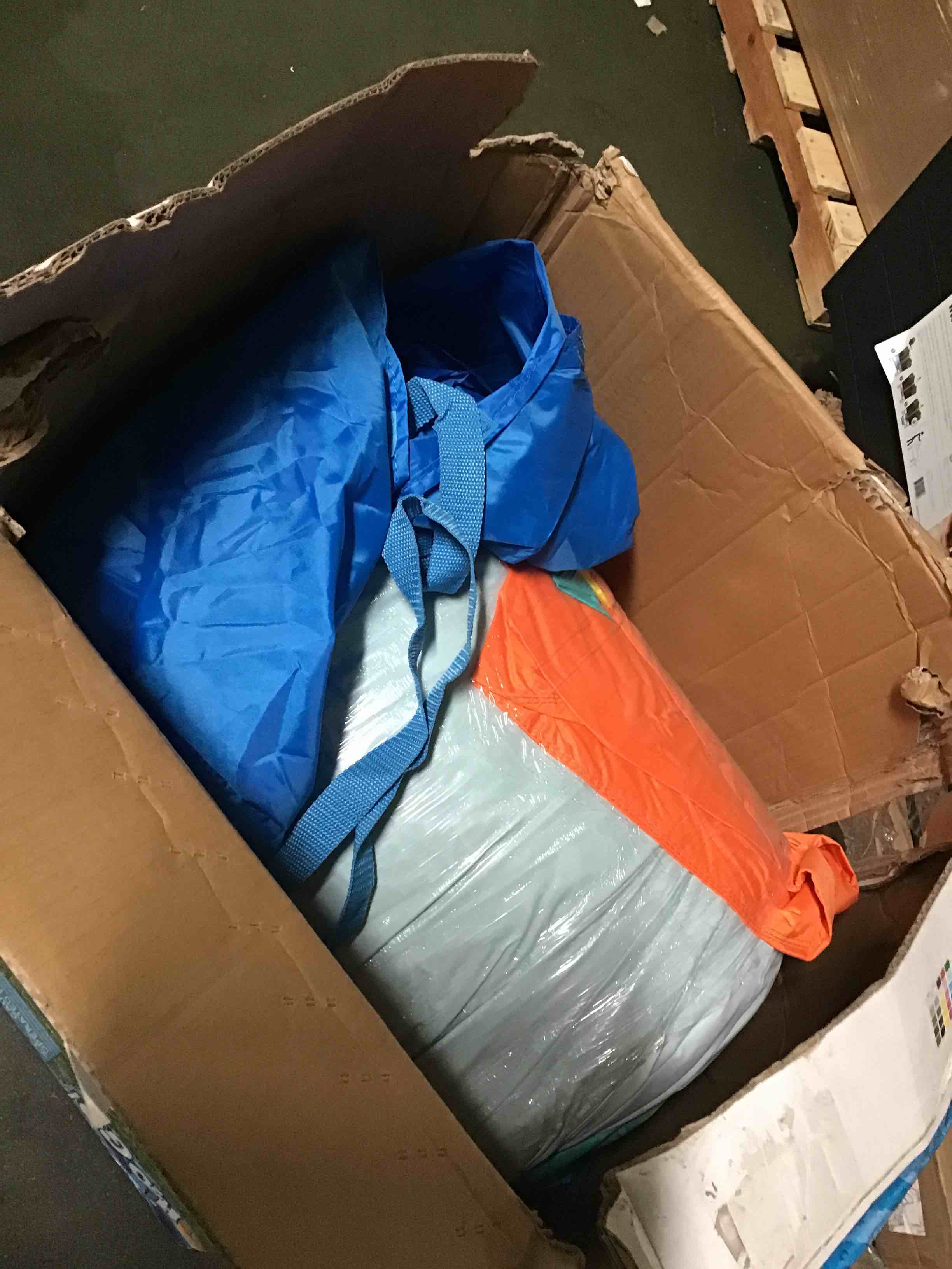 https://s3.amazonaws.com/lotting-images-prod/bidfta/BLU5208637_1688057140567.jpeg