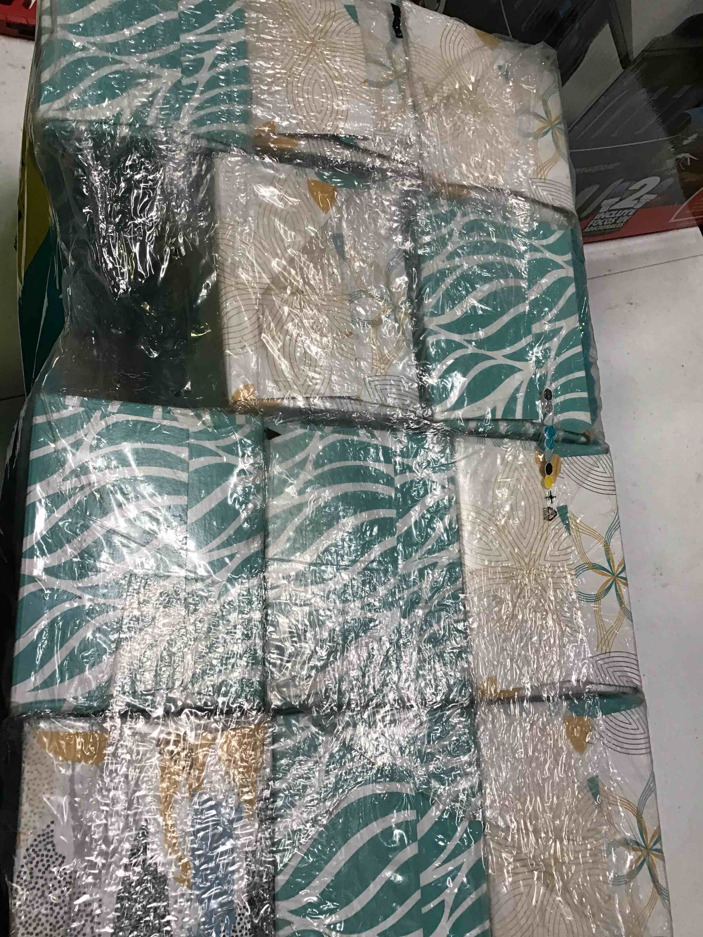 https://s3.amazonaws.com/lotting-images-prod/bidfta/BLU5208904_1688584738501.jpeg
