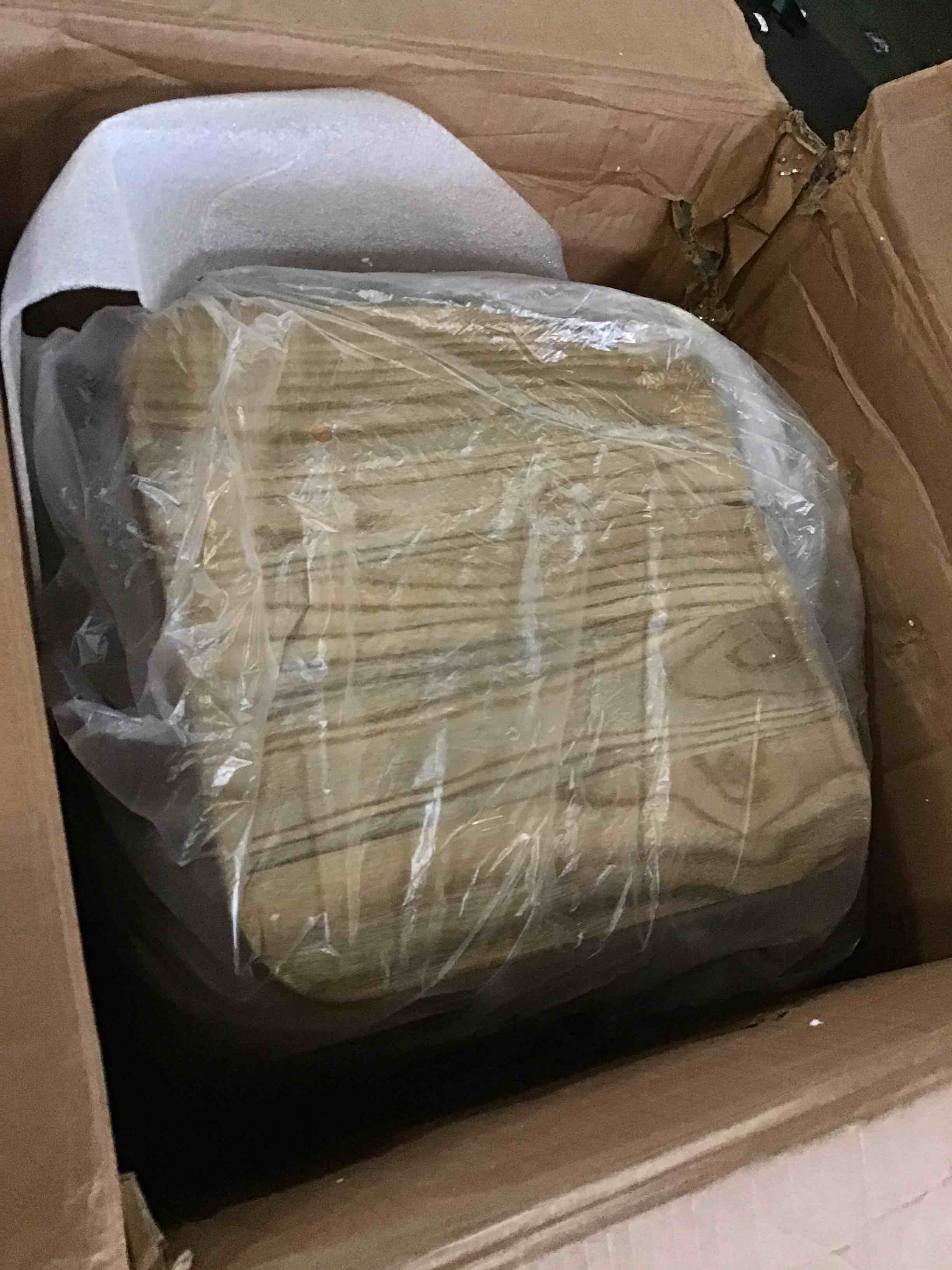 https://s3.amazonaws.com/lotting-images-prod/bidfta/BLU5212812_1688743211028.jpeg