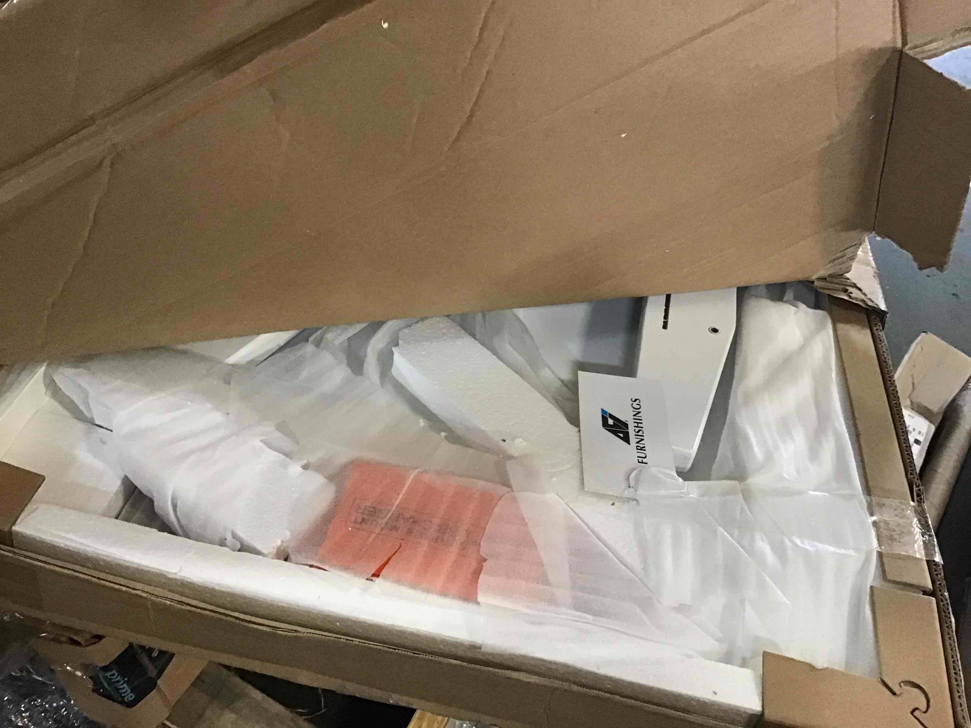 https://s3.amazonaws.com/lotting-images-prod/bidfta/BLU5212930_1688991471986.jpeg