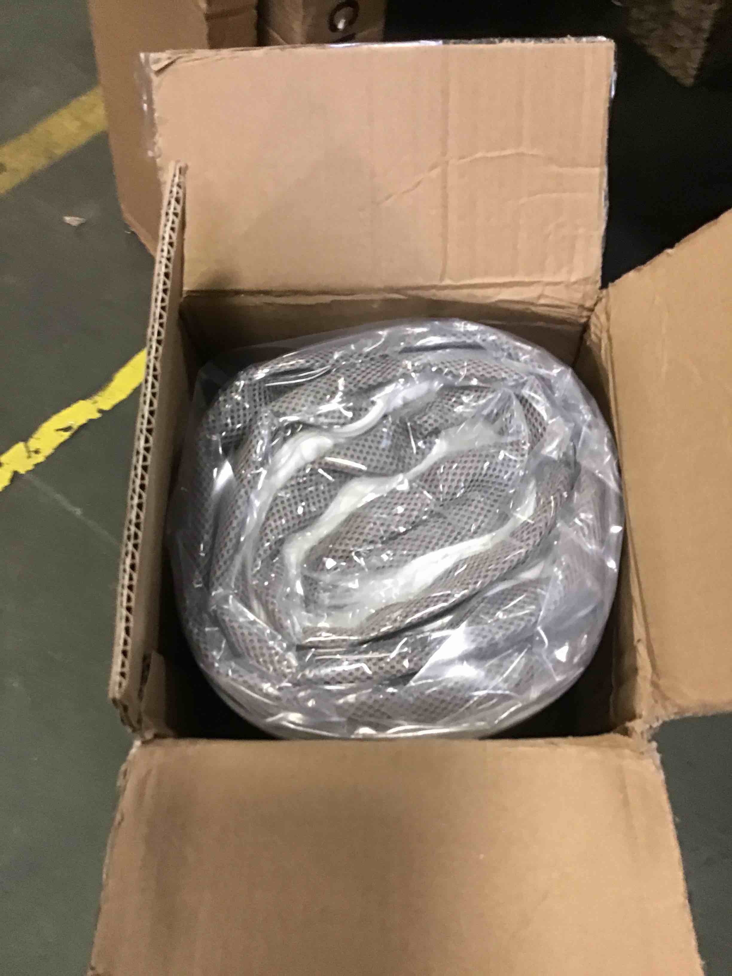 https://s3.amazonaws.com/lotting-images-prod/bidfta/BLU5213153_1687867917038.jpeg
