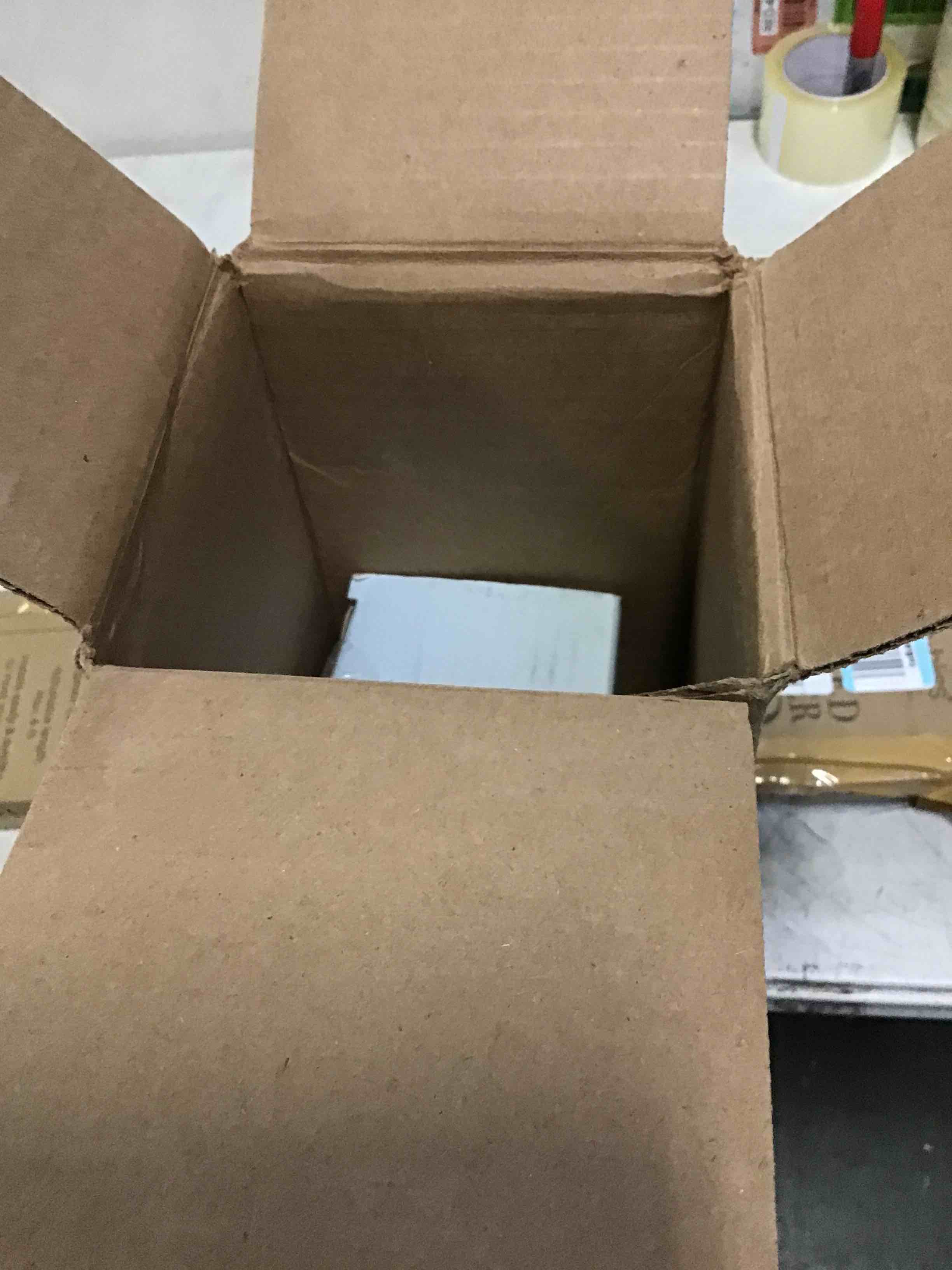 https://s3.amazonaws.com/lotting-images-prod/bidfta/BLU5213187_1687872410806.jpeg