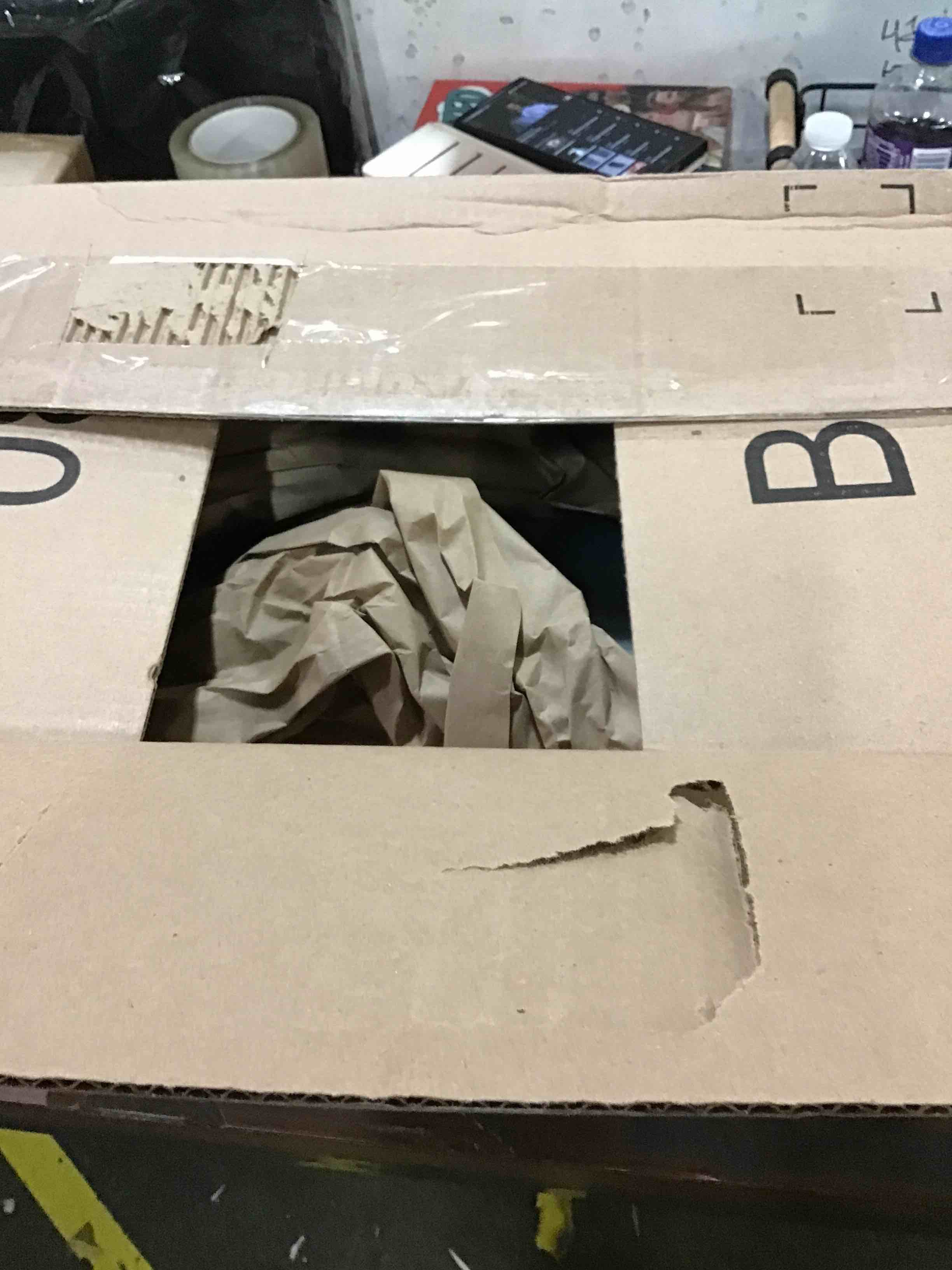 https://s3.amazonaws.com/lotting-images-prod/bidfta/BLU5214038_1688571642156.jpeg