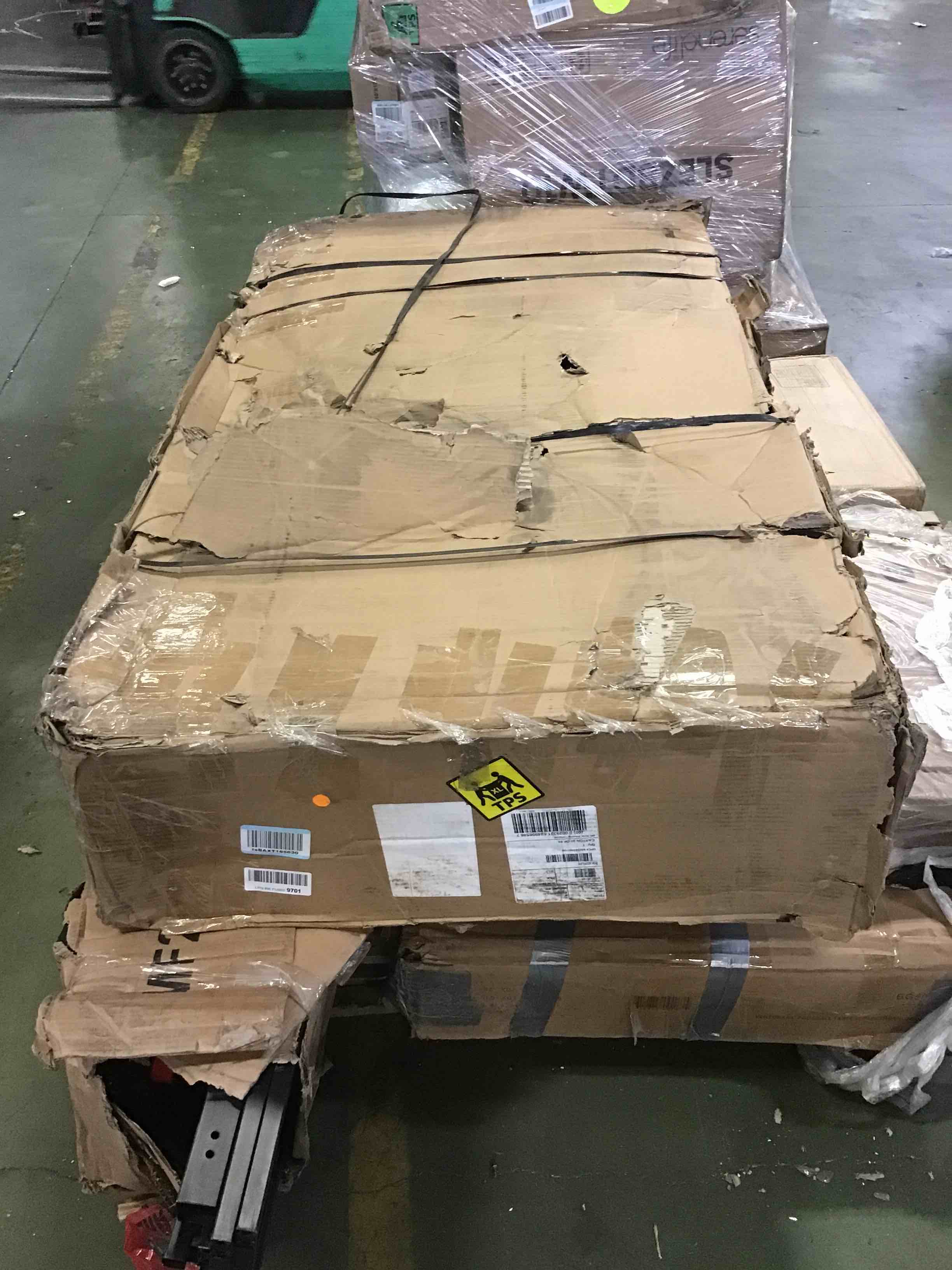https://s3.amazonaws.com/lotting-images-prod/bidfta/BLU5214227_1689002804521.jpeg