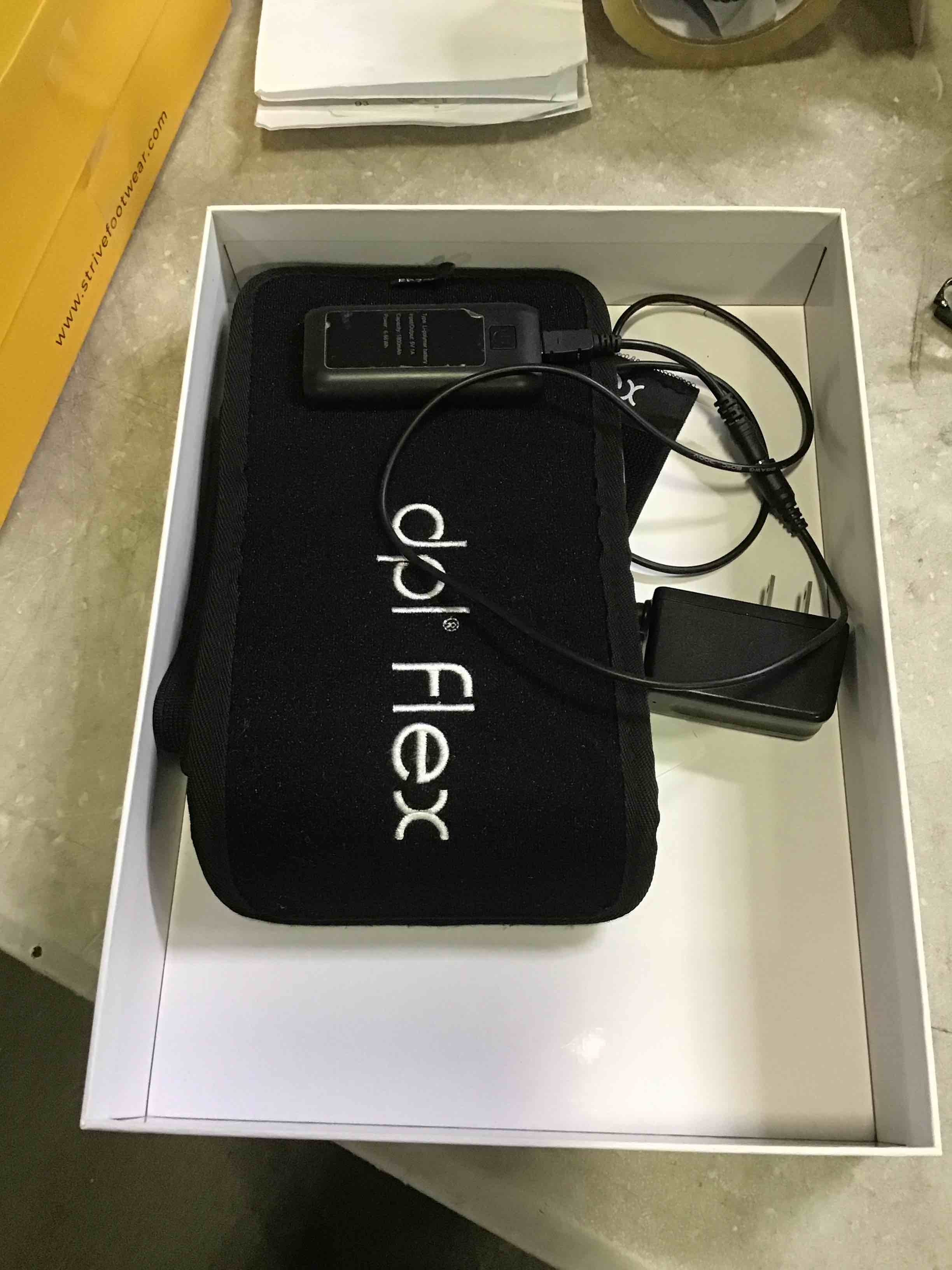 https://s3.amazonaws.com/lotting-images-prod/bidfta/BLU5214412_1689092269957.jpeg