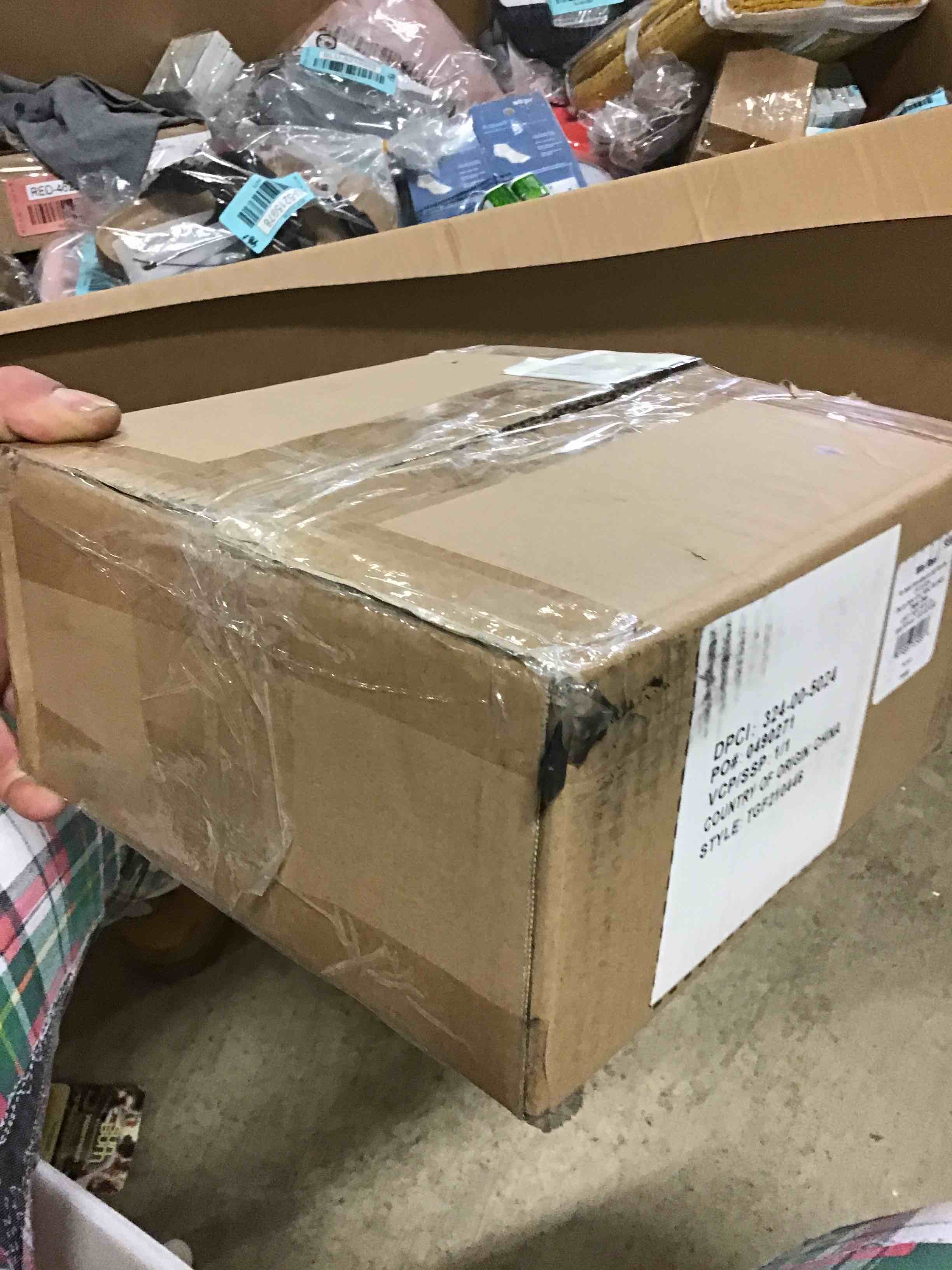 https://s3.amazonaws.com/lotting-images-prod/bidfta/BLU5215984_1687456145378.jpeg