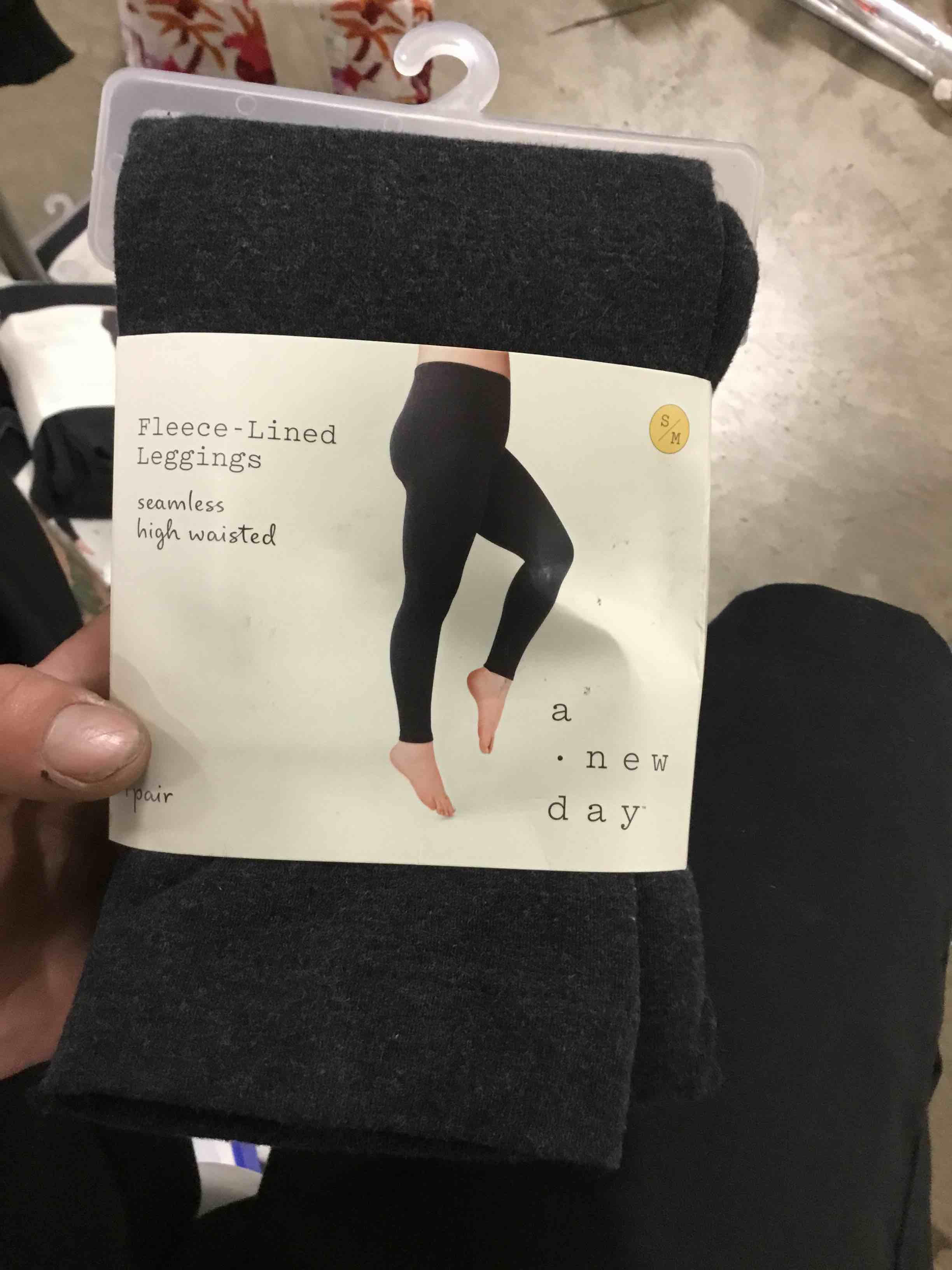 https://s3.amazonaws.com/lotting-images-prod/bidfta/BLU5216018_1687533953501.jpeg