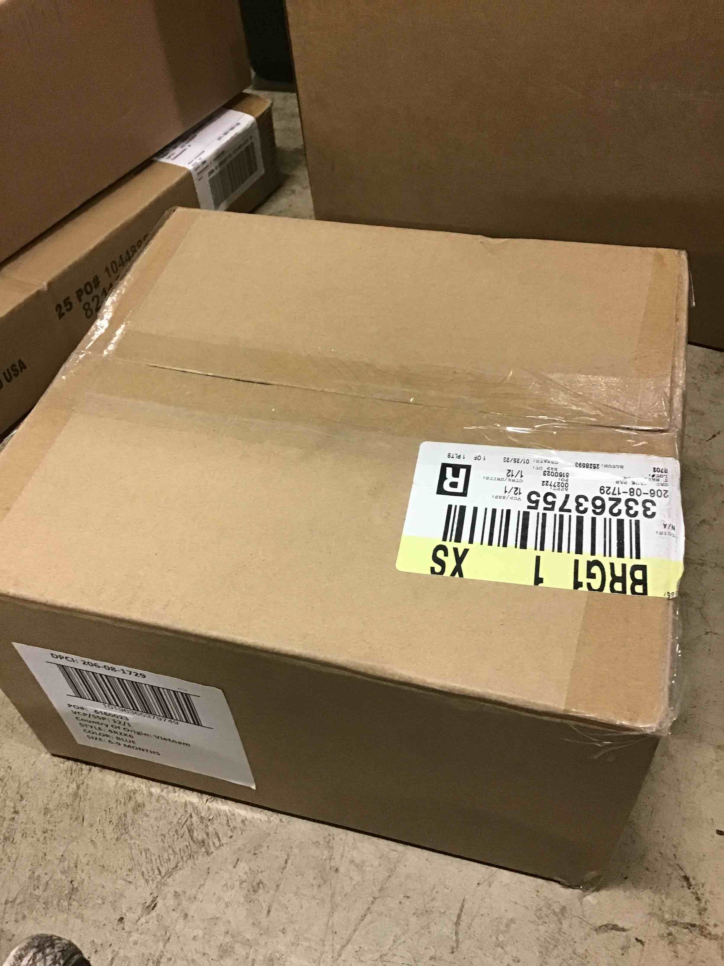 https://s3.amazonaws.com/lotting-images-prod/bidfta/BLU5218724_1690487205579.jpeg