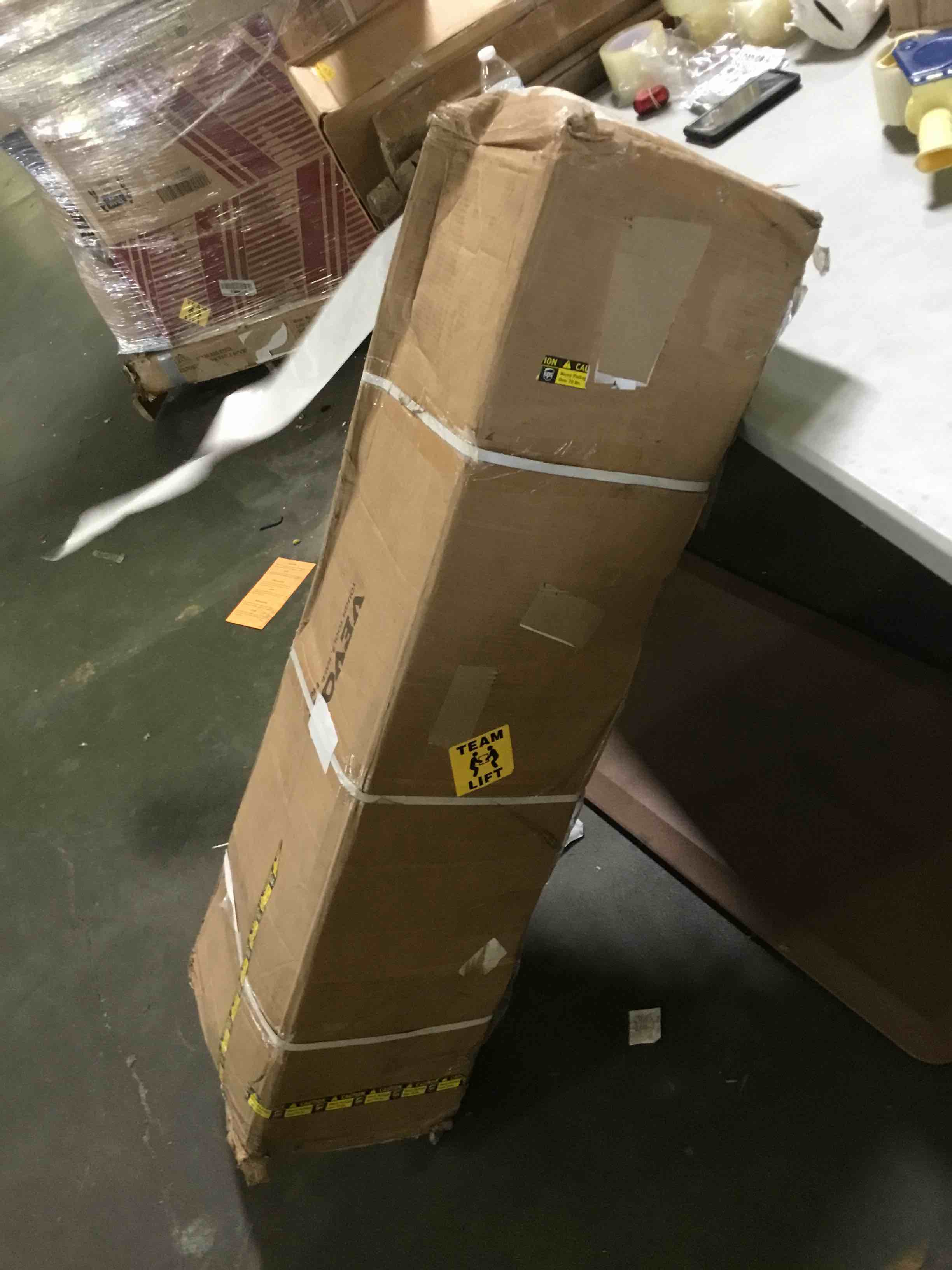 https://s3.amazonaws.com/lotting-images-prod/bidfta/BLU5228003_1692372094454.jpeg