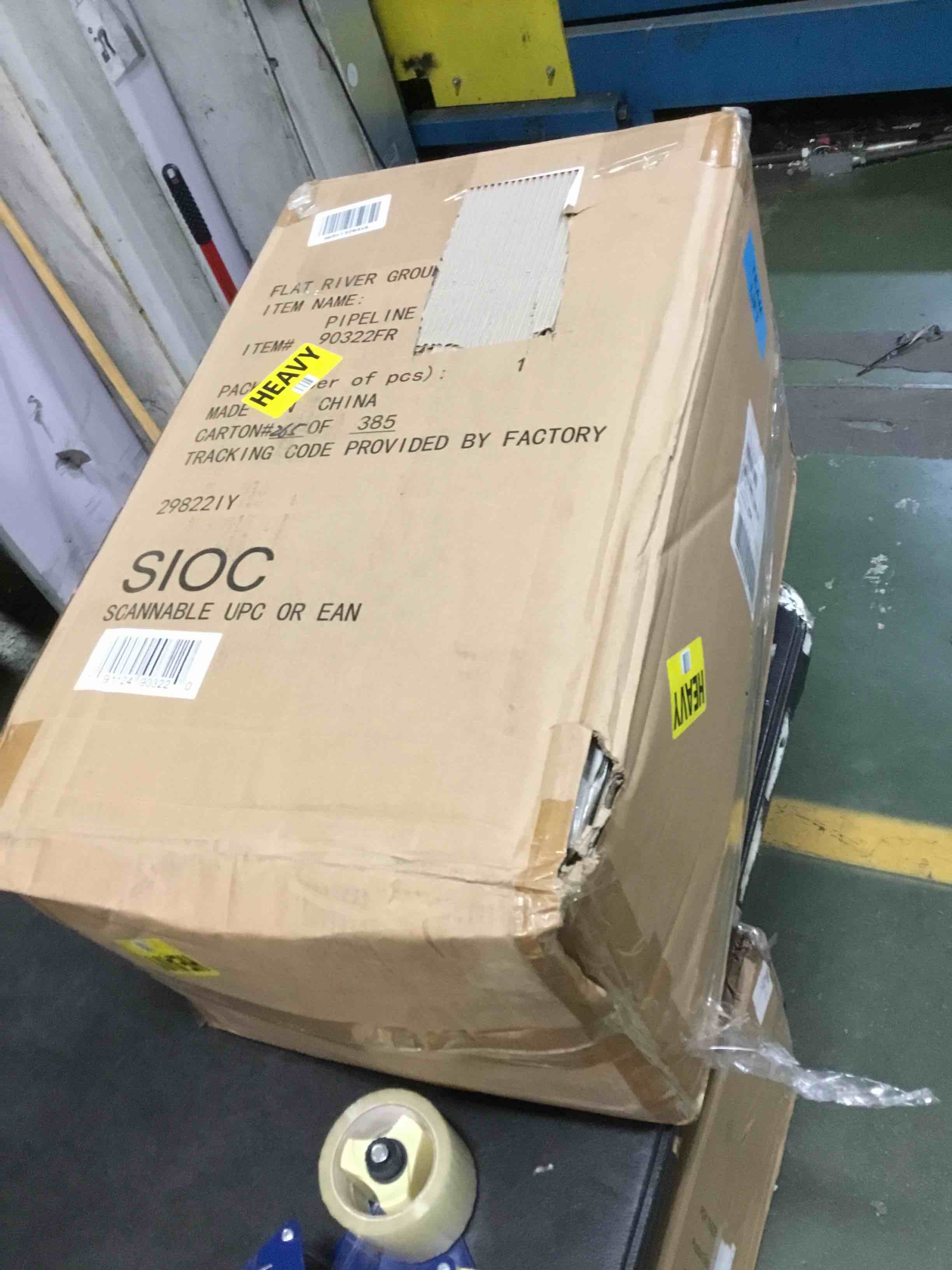 https://s3.amazonaws.com/lotting-images-prod/bidfta/BLU5228079_1692616809280.jpeg