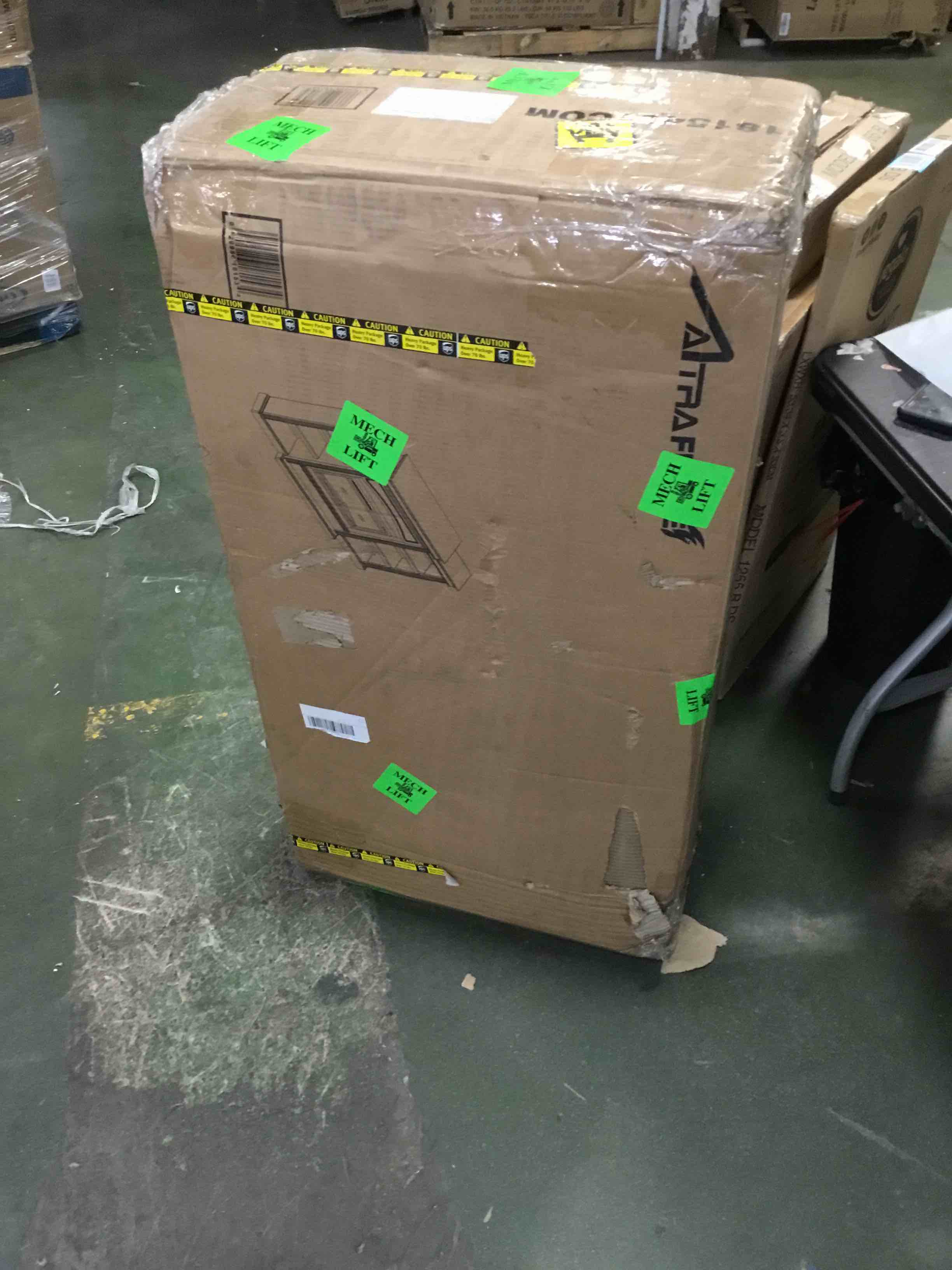 https://s3.amazonaws.com/lotting-images-prod/bidfta/BLU5228093_1692620277523.jpeg