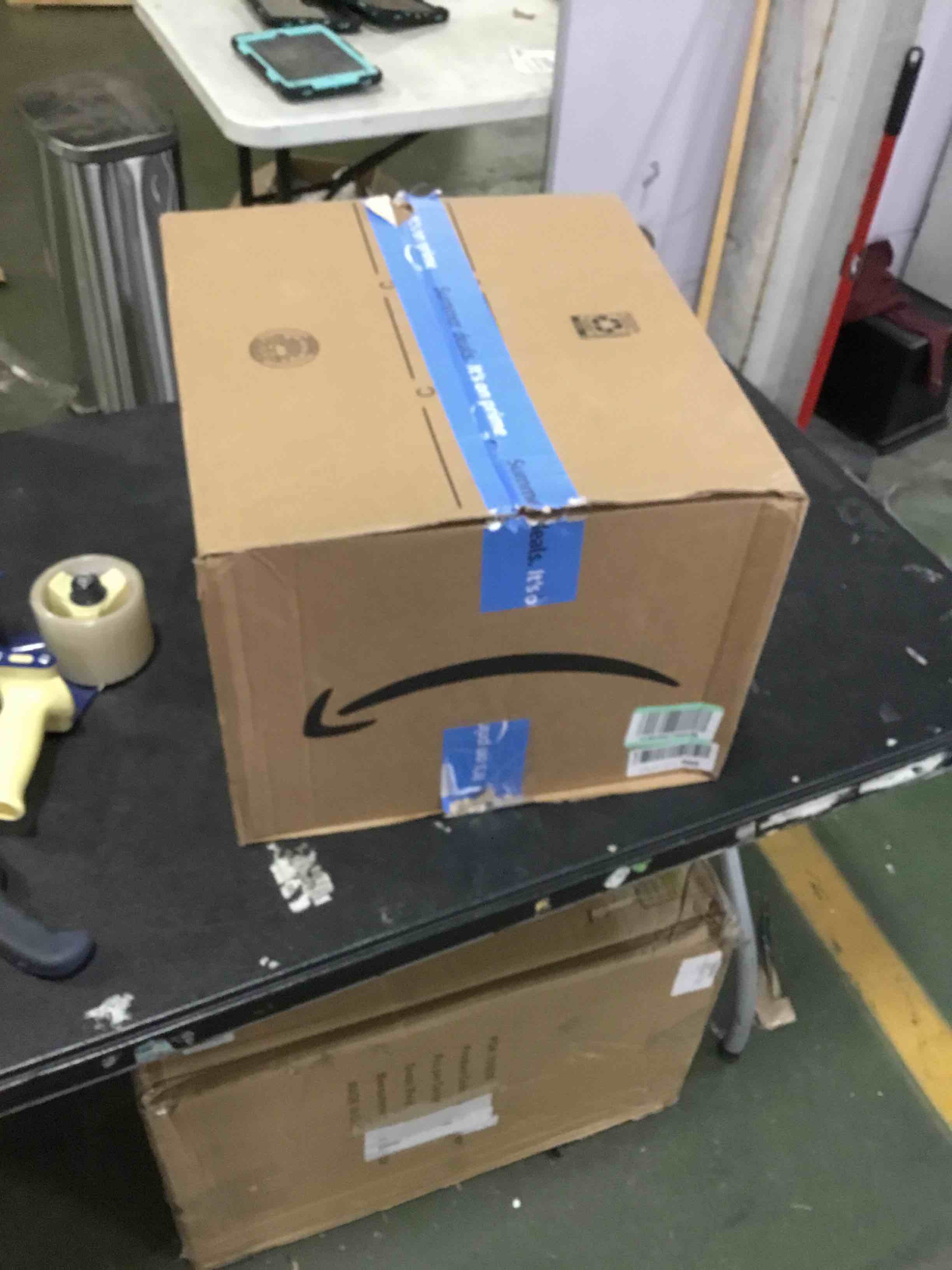 https://s3.amazonaws.com/lotting-images-prod/bidfta/BLU5228098_1692621133176.jpeg