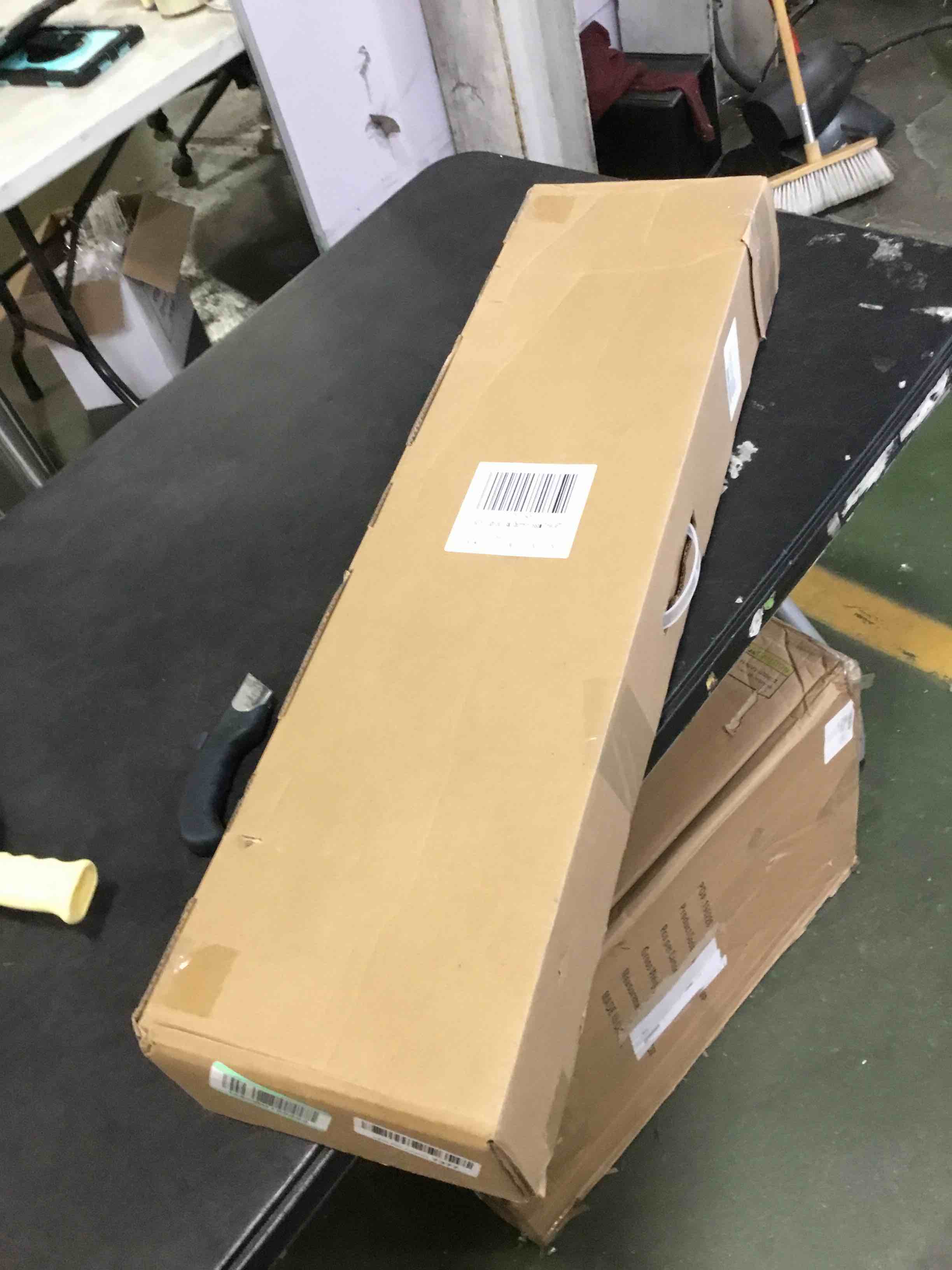 https://s3.amazonaws.com/lotting-images-prod/bidfta/BLU5228175_1692632931487.jpeg