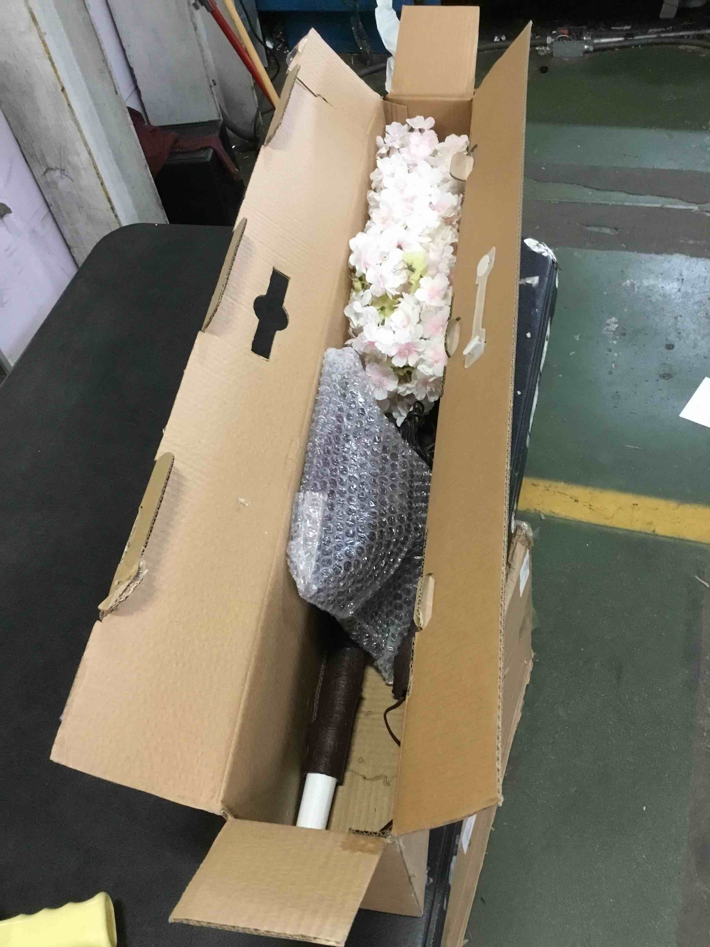 https://s3.amazonaws.com/lotting-images-prod/bidfta/BLU5228175_1692632967030.jpeg