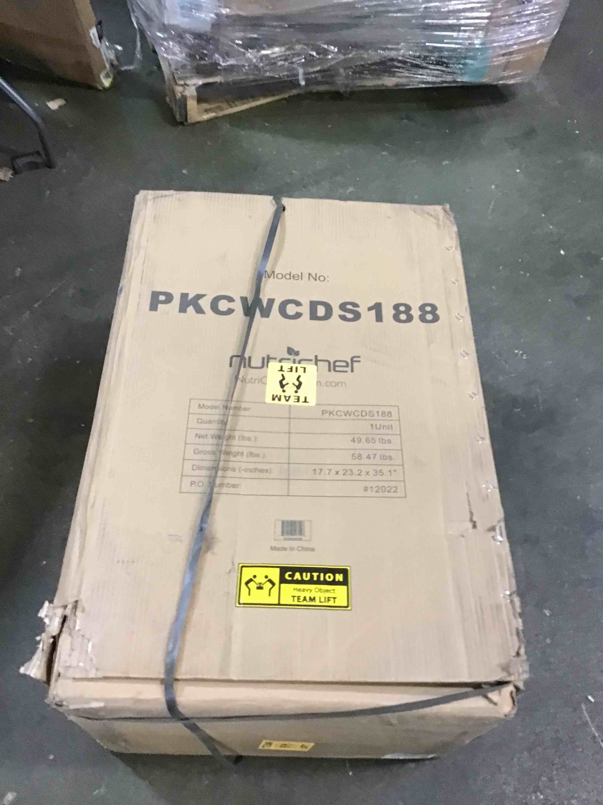 https://s3.amazonaws.com/lotting-images-prod/bidfta/BLU5228689_1692987804468.jpeg