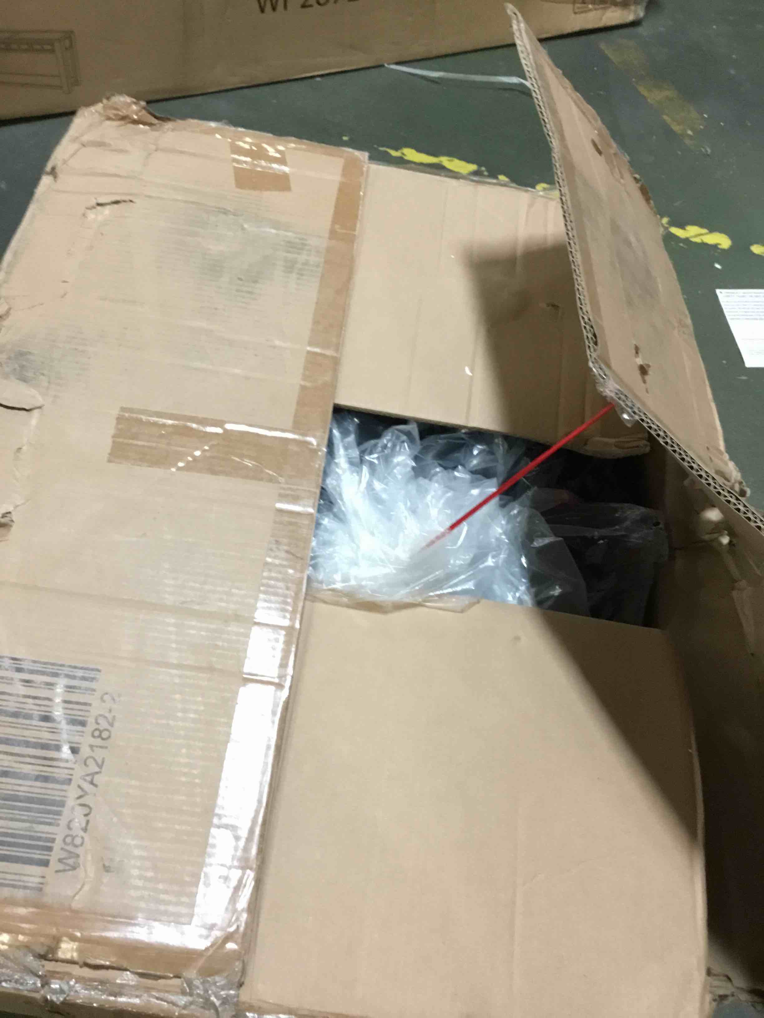 https://s3.amazonaws.com/lotting-images-prod/bidfta/BLU5228830_1693226389016.jpeg