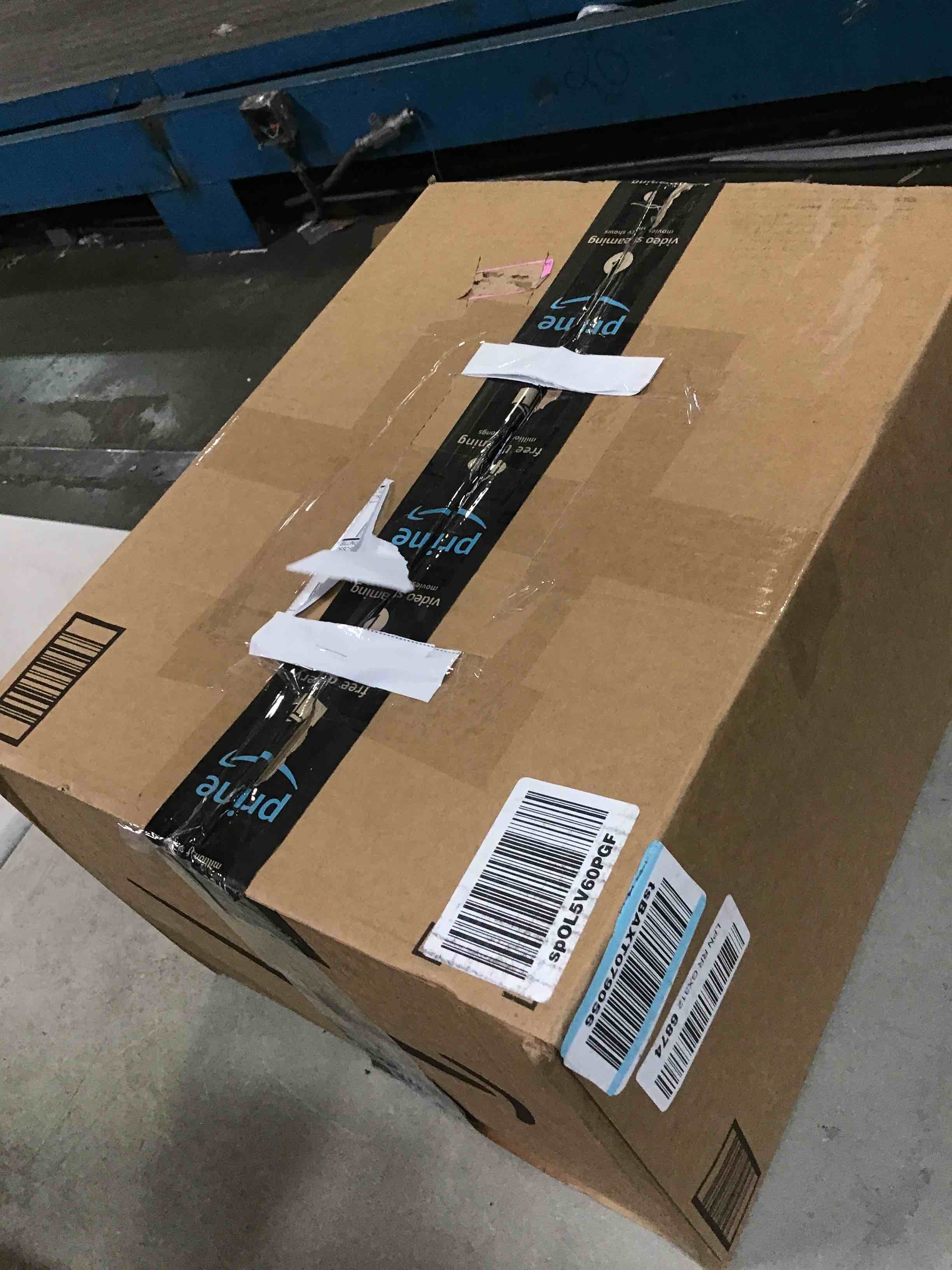 https://s3.amazonaws.com/lotting-images-prod/bidfta/BLU5228956_1693251043452.jpeg
