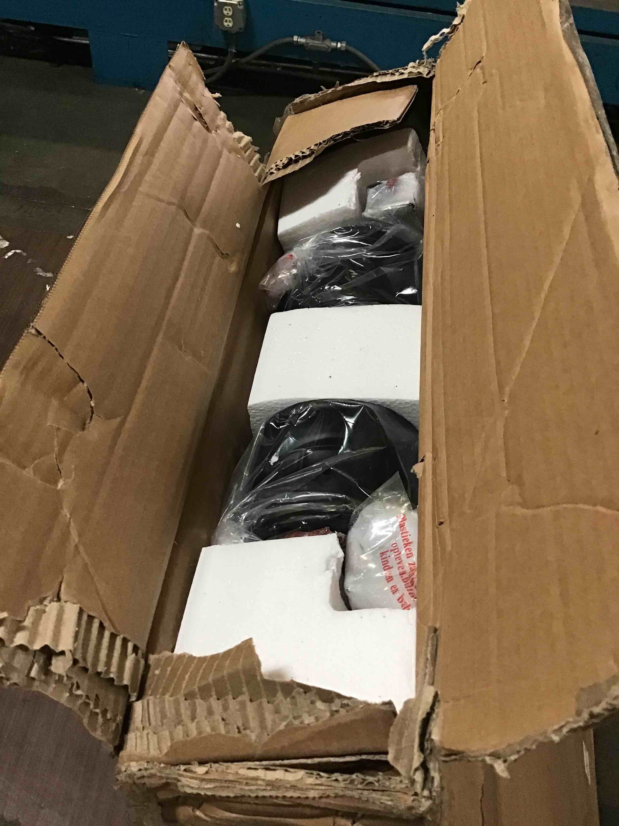 https://s3.amazonaws.com/lotting-images-prod/bidfta/BLU5229001_1693311752102.jpeg