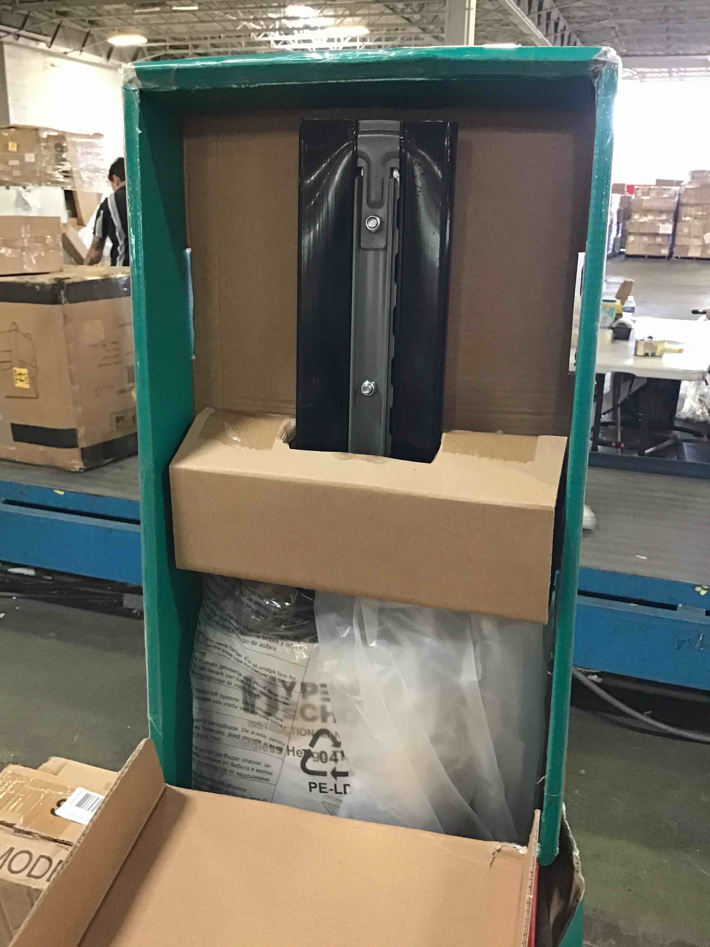 https://s3.amazonaws.com/lotting-images-prod/bidfta/BLU5229102_1693333165553.jpeg
