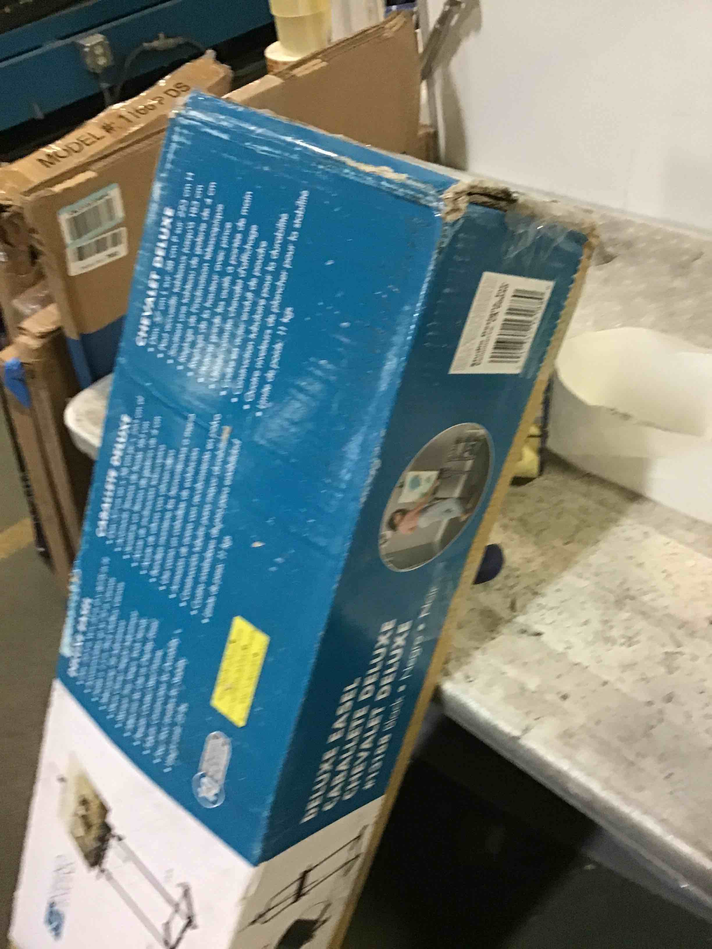 https://s3.amazonaws.com/lotting-images-prod/bidfta/BLU5229150_1693394661401.jpeg
