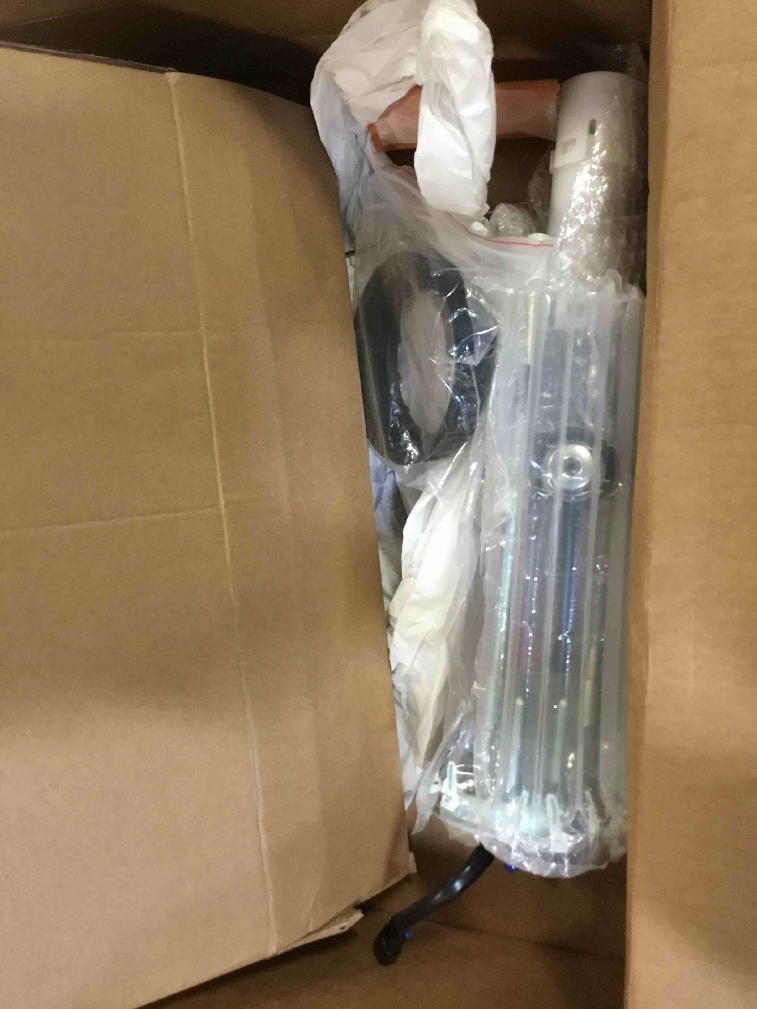 https://s3.amazonaws.com/lotting-images-prod/bidfta/BLU5229338_1693485137487.jpeg