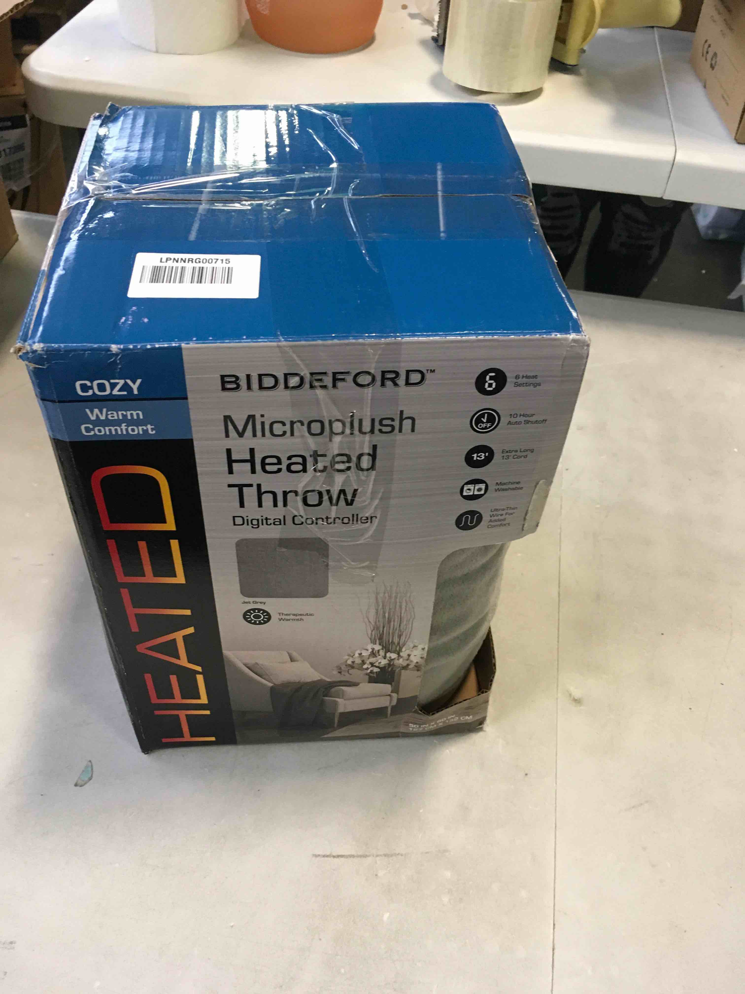 https://s3.amazonaws.com/lotting-images-prod/bidfta/BLU5229510_1693051890210.jpeg