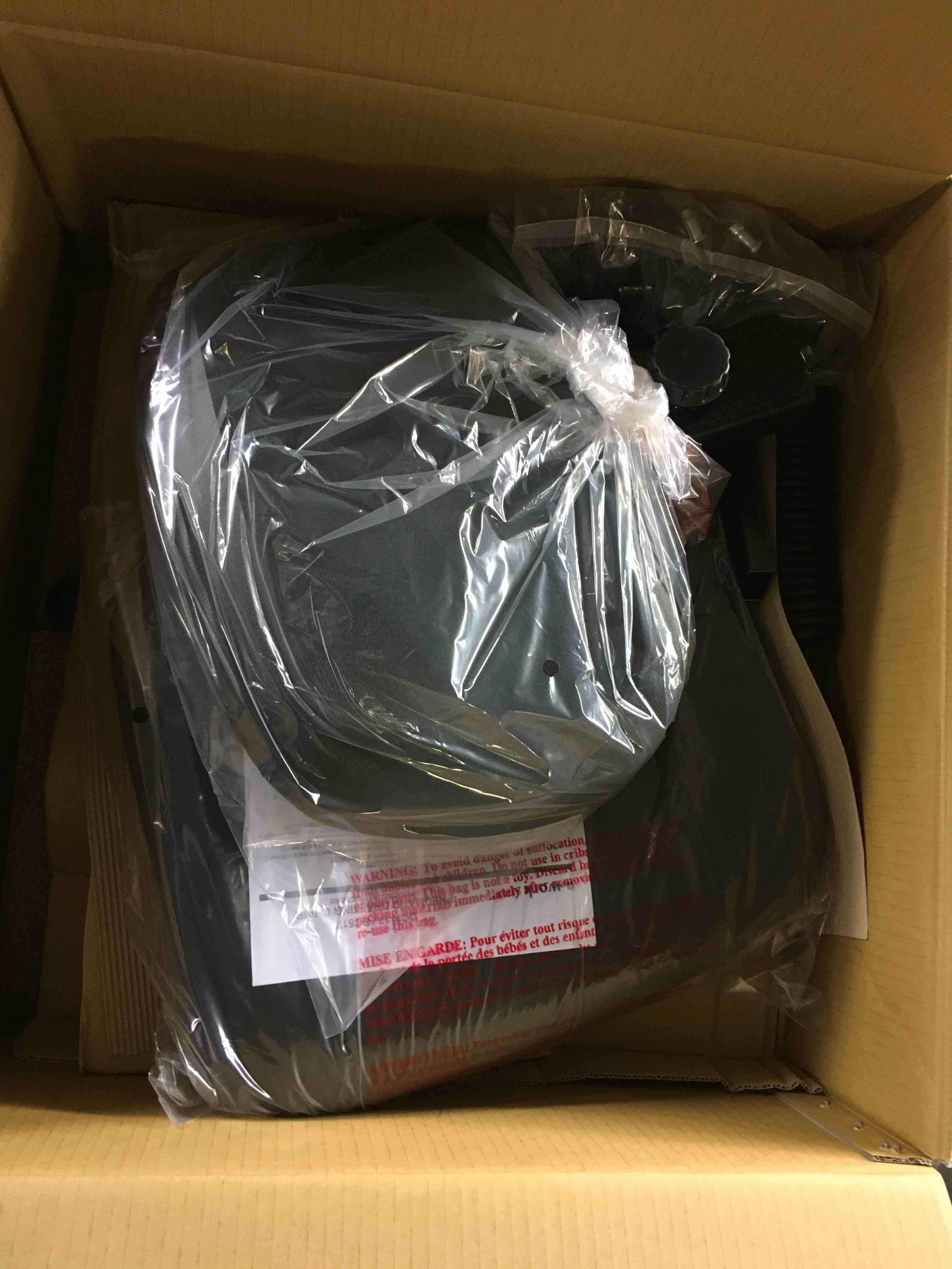 https://s3.amazonaws.com/lotting-images-prod/bidfta/BLU5230573_1693494387665.jpeg