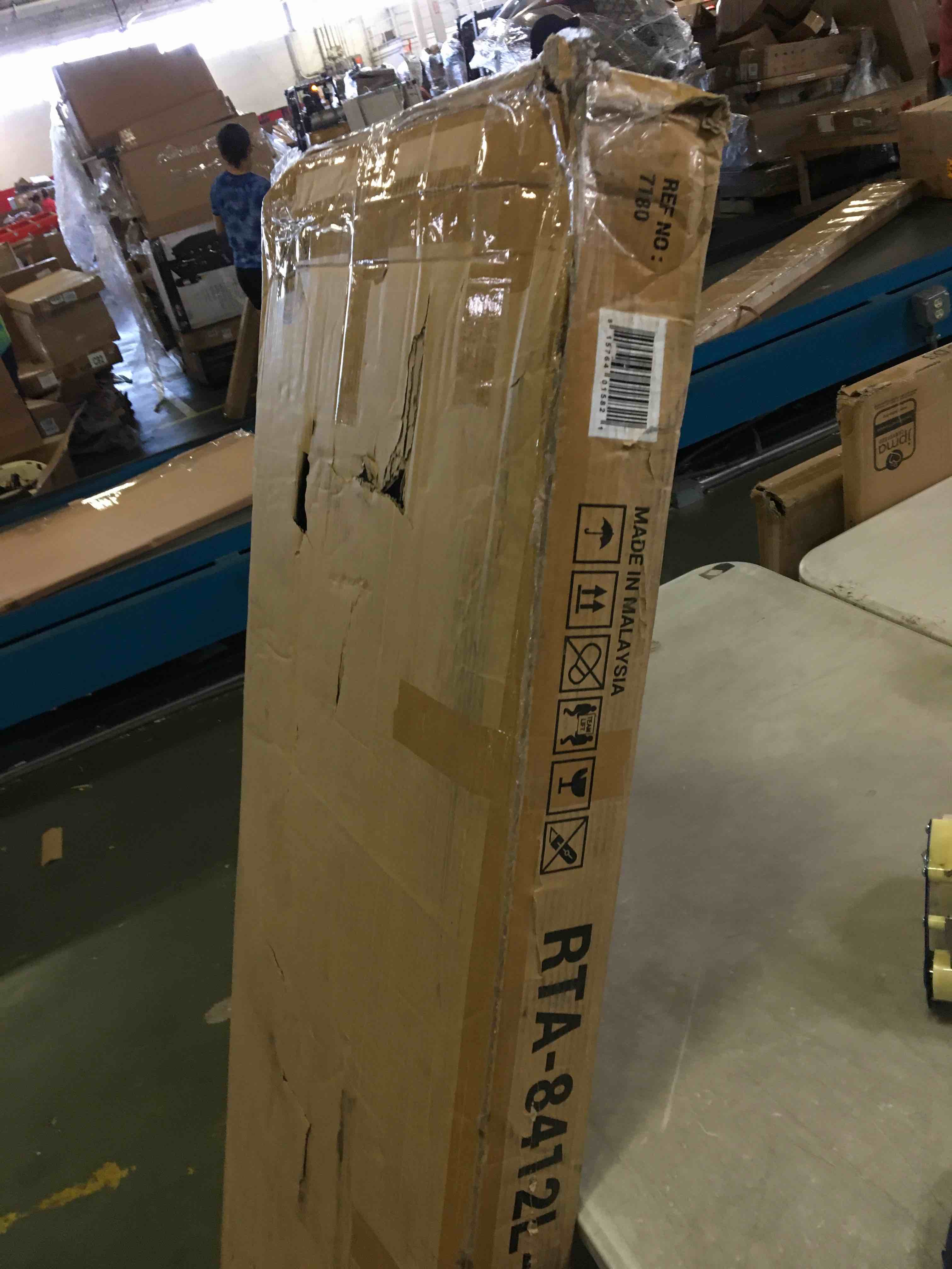 https://s3.amazonaws.com/lotting-images-prod/bidfta/BLU5230949_1692362796814.jpeg