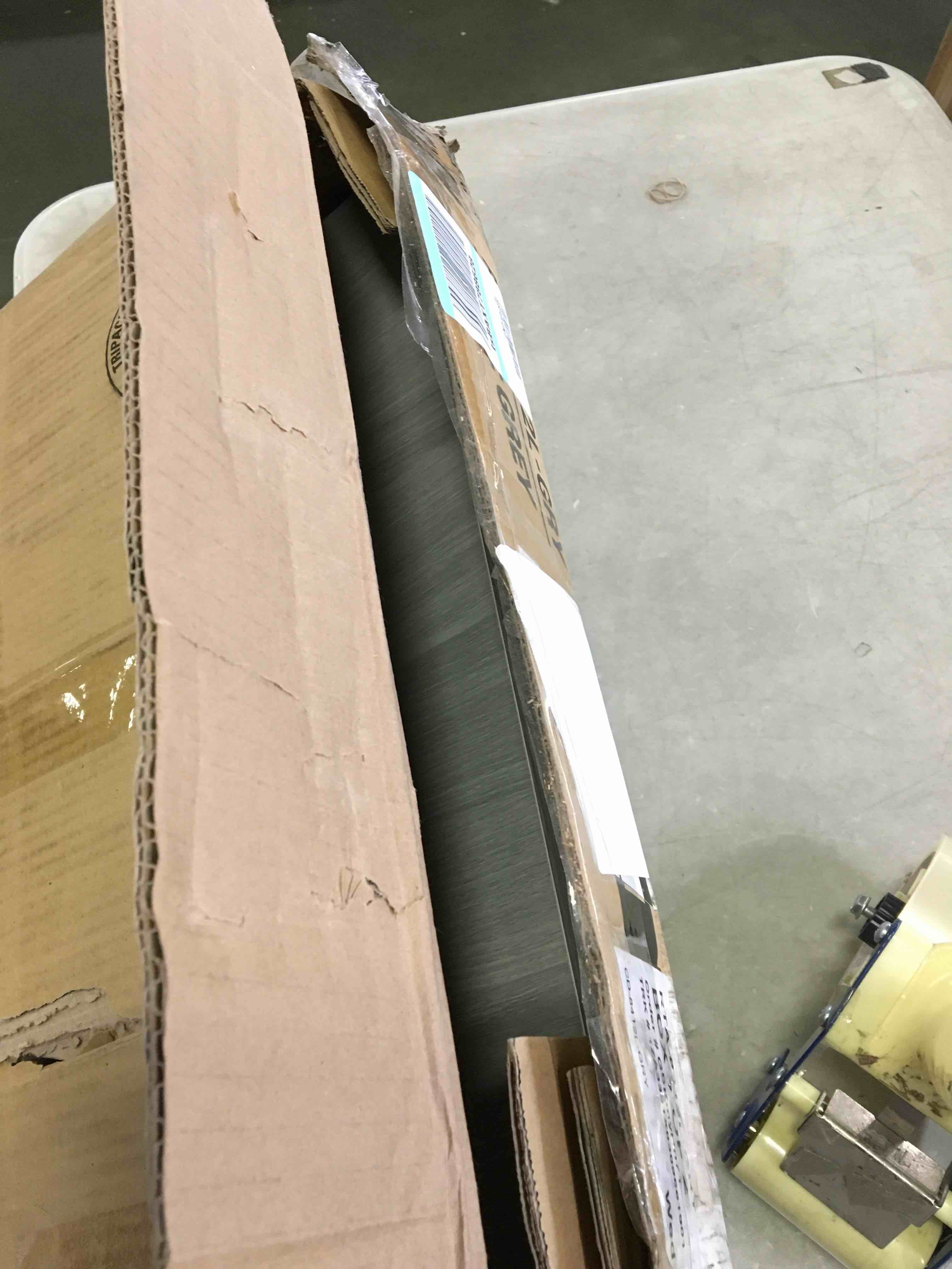 https://s3.amazonaws.com/lotting-images-prod/bidfta/BLU5230949_1692362849412.jpeg