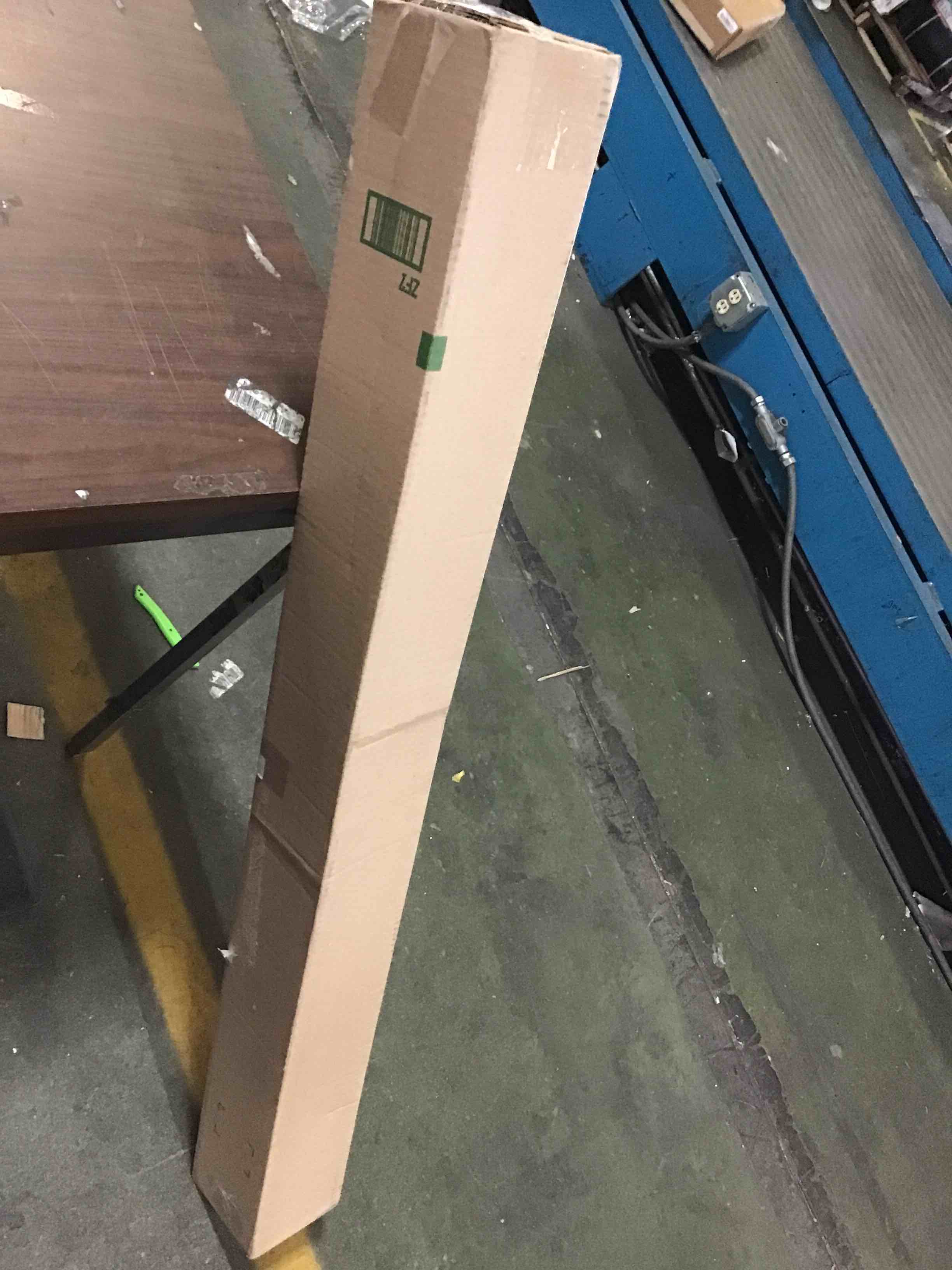 https://s3.amazonaws.com/lotting-images-prod/bidfta/BLU5232105_1695043709573.jpeg