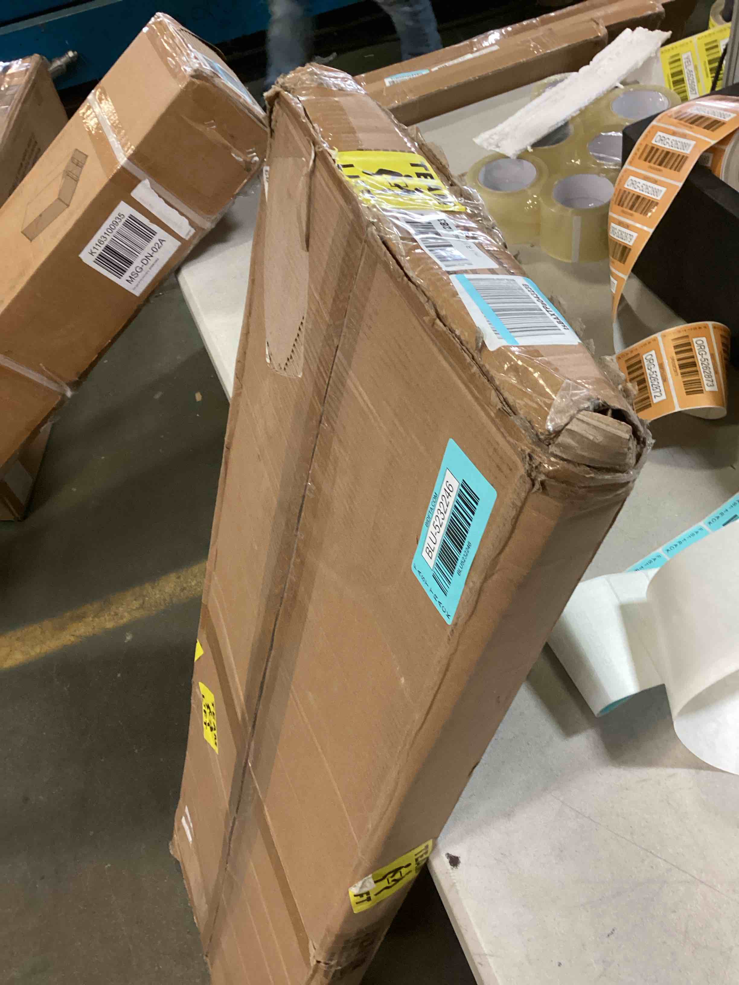https://s3.amazonaws.com/lotting-images-prod/bidfta/BLU5232246_1700148481022.jpeg