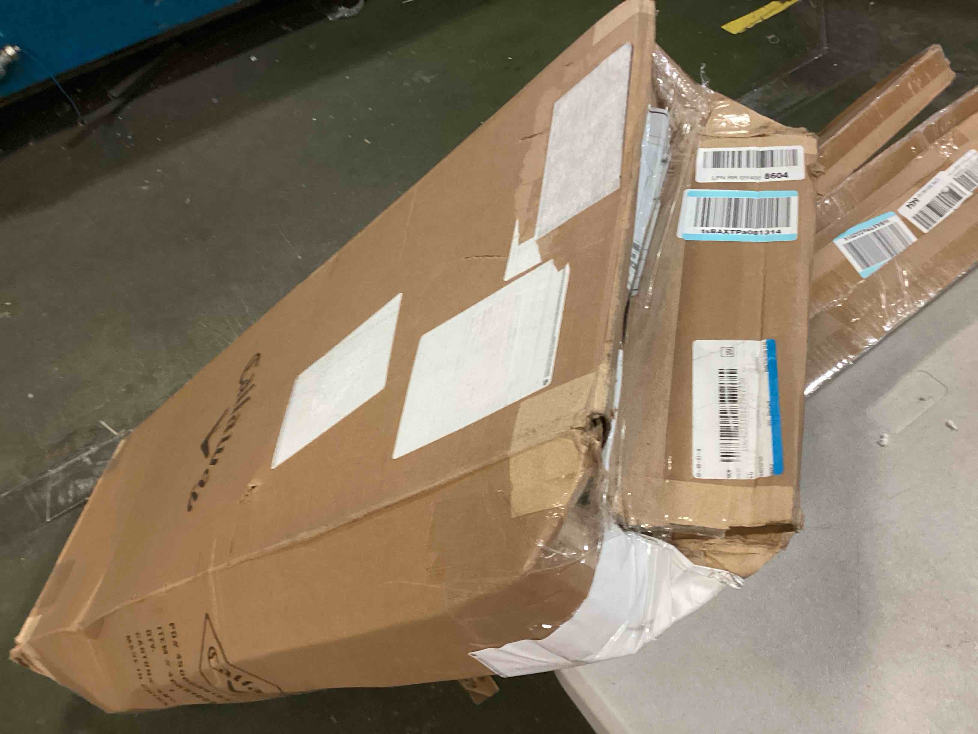 https://s3.amazonaws.com/lotting-images-prod/bidfta/BLU5232250_1700149041256.jpeg