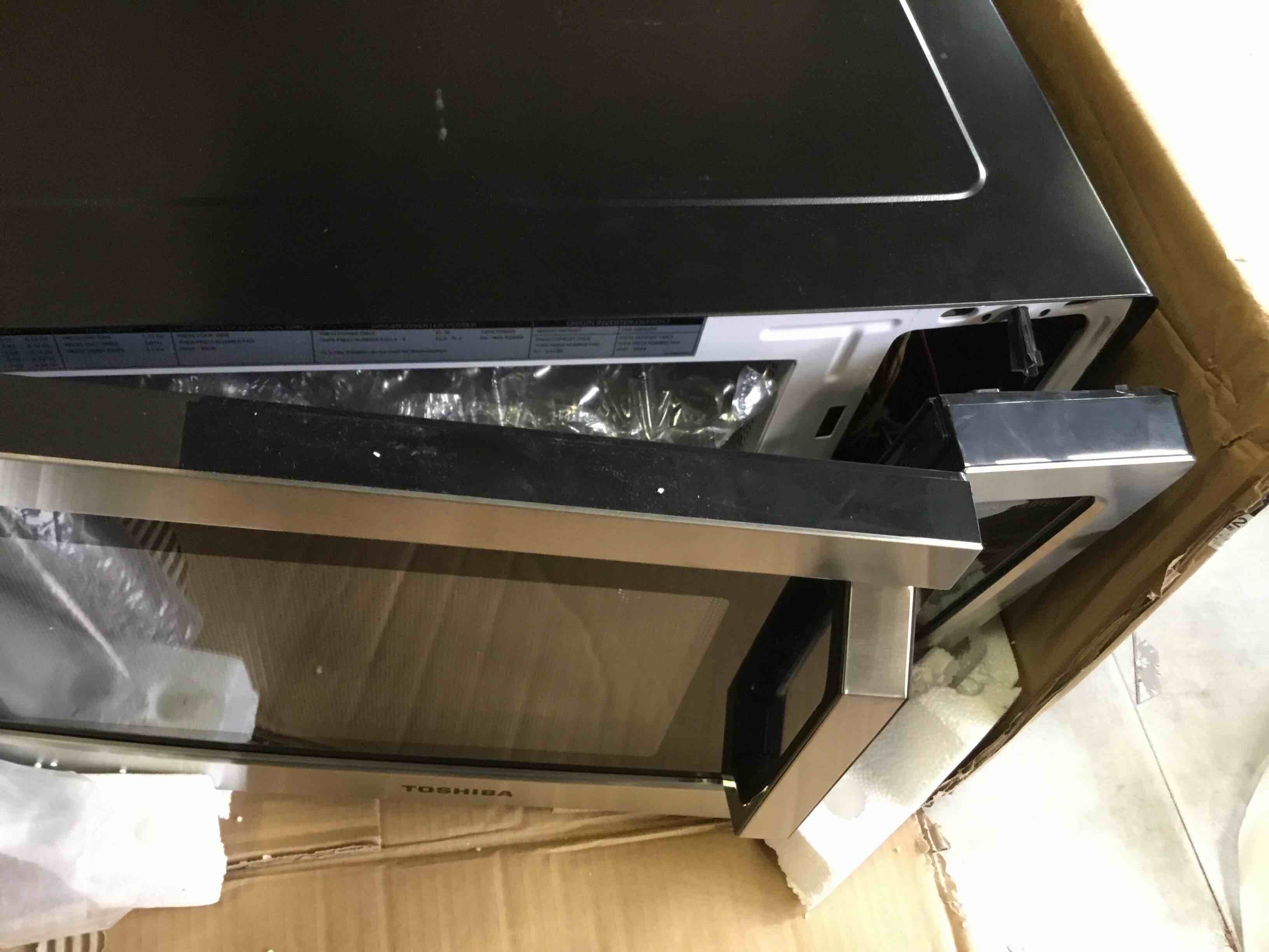 https://s3.amazonaws.com/lotting-images-prod/bidfta/BLU5232785_1692974851729.jpeg