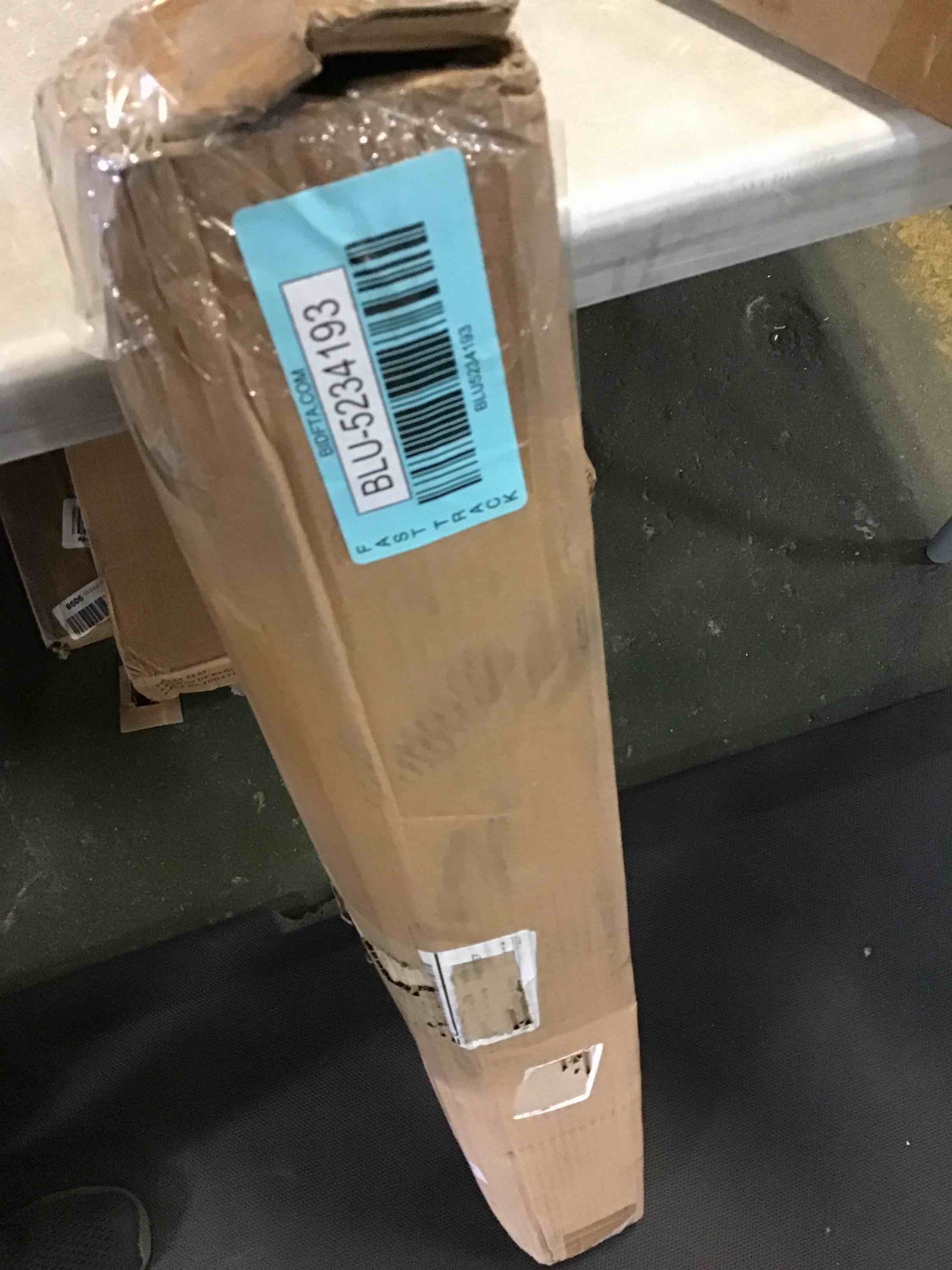 https://s3.amazonaws.com/lotting-images-prod/bidfta/BLU5234193_1692729472647.jpeg
