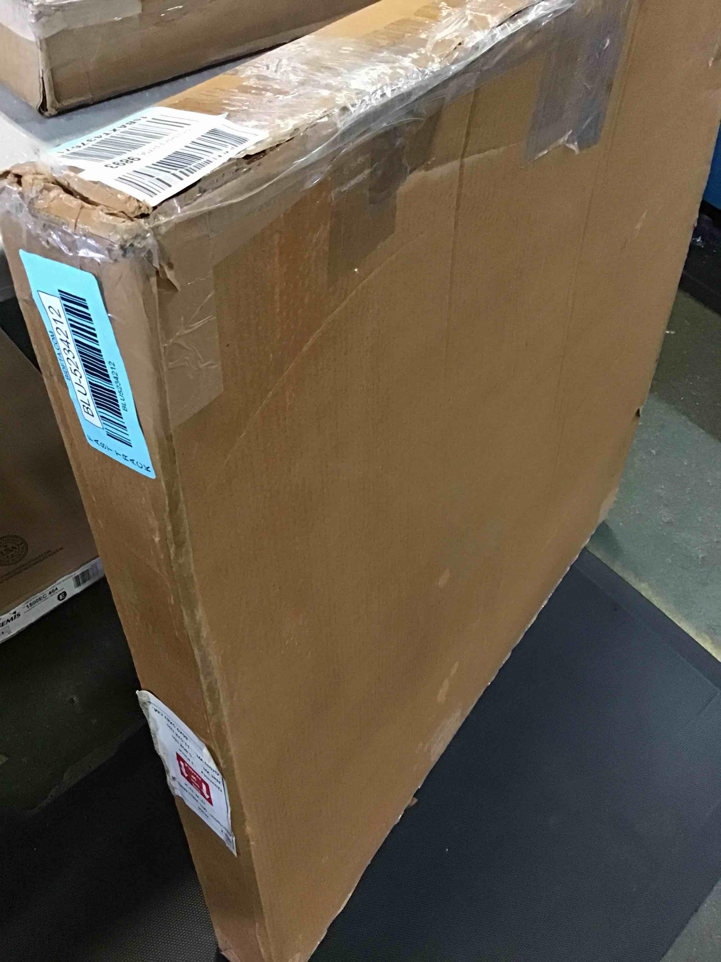 https://s3.amazonaws.com/lotting-images-prod/bidfta/BLU5234212_1692733752482.jpeg