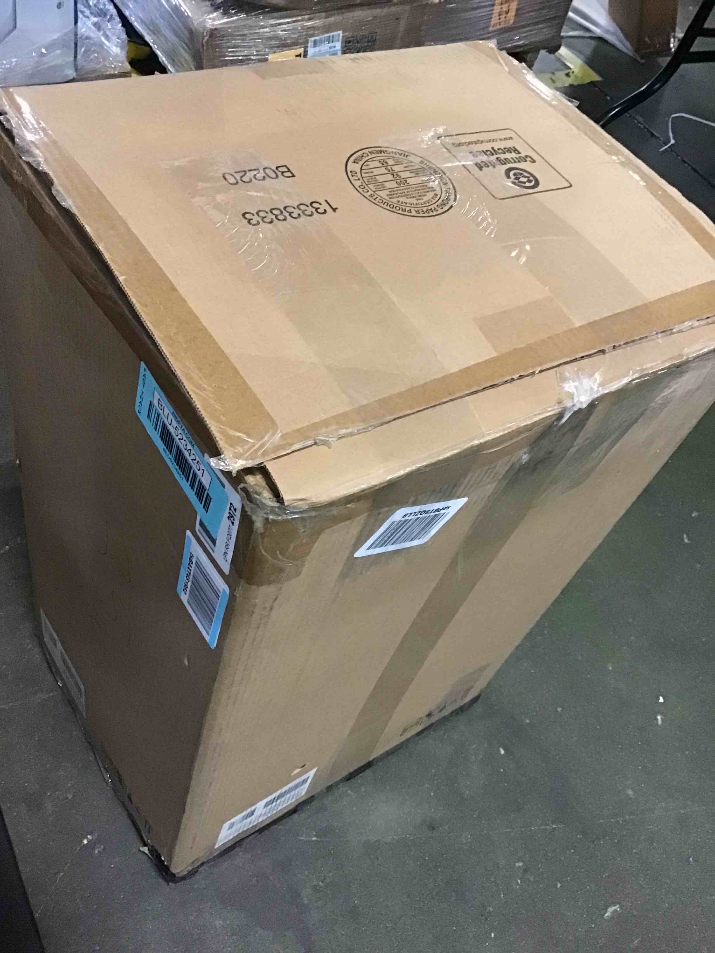 https://s3.amazonaws.com/lotting-images-prod/bidfta/BLU5234251_1692792830737.jpeg