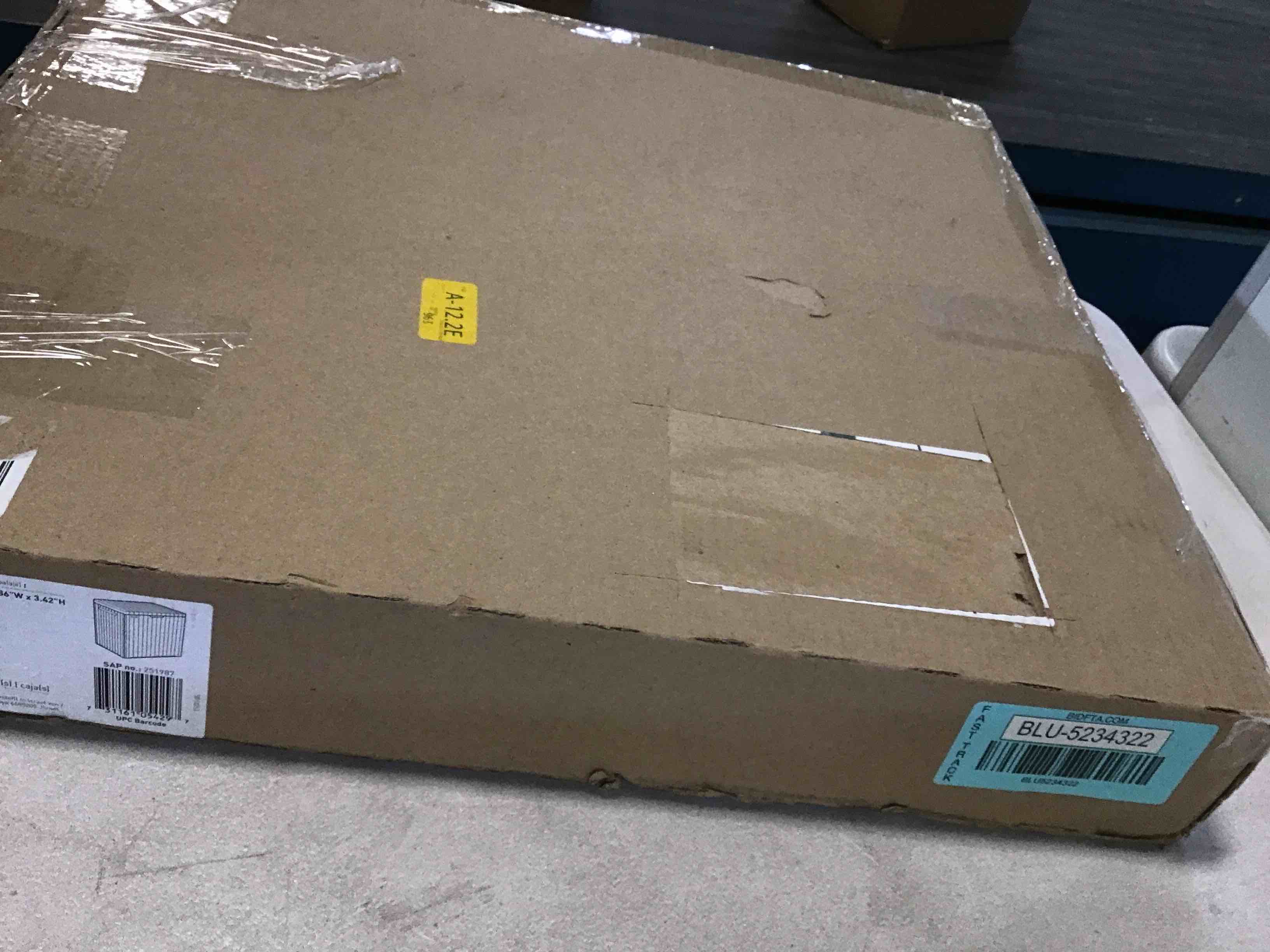 https://s3.amazonaws.com/lotting-images-prod/bidfta/BLU5234322_1692801682866.jpeg