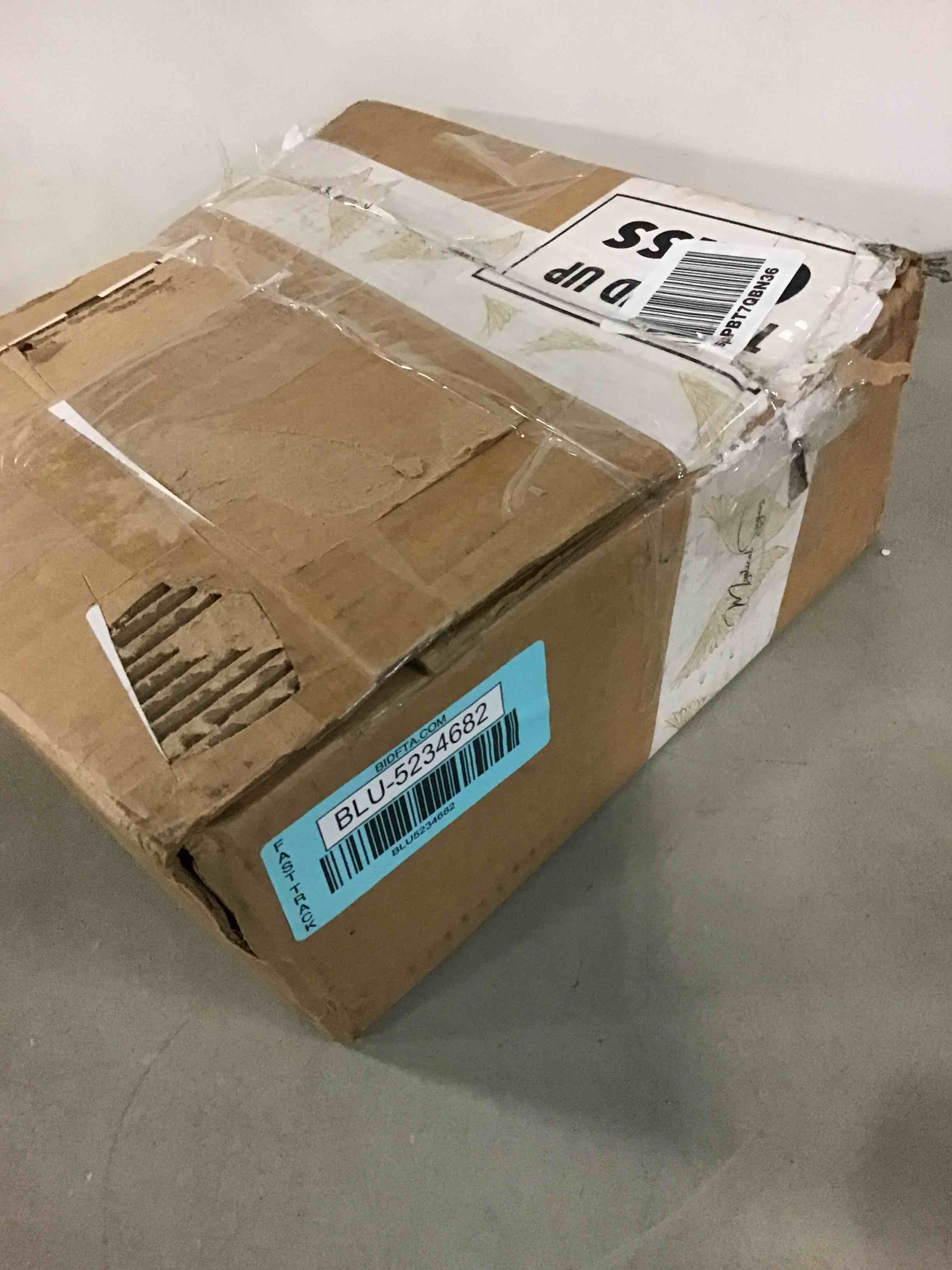https://s3.amazonaws.com/lotting-images-prod/bidfta/BLU5234682_1692961816632.jpeg