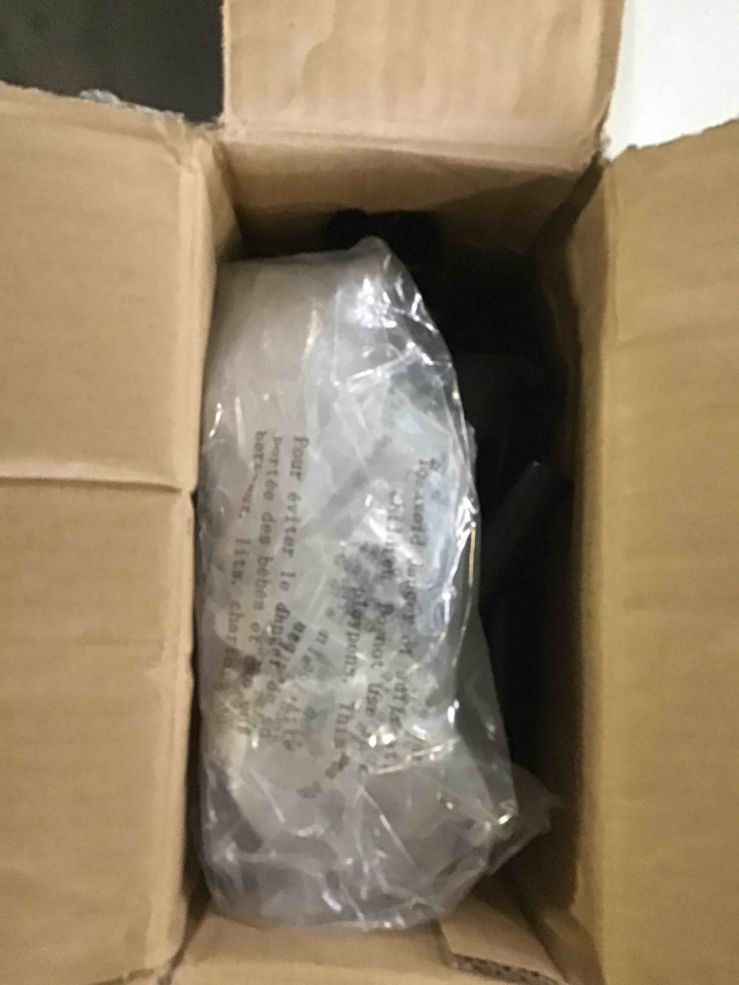 https://s3.amazonaws.com/lotting-images-prod/bidfta/BLU5235388_1693926402730.jpeg