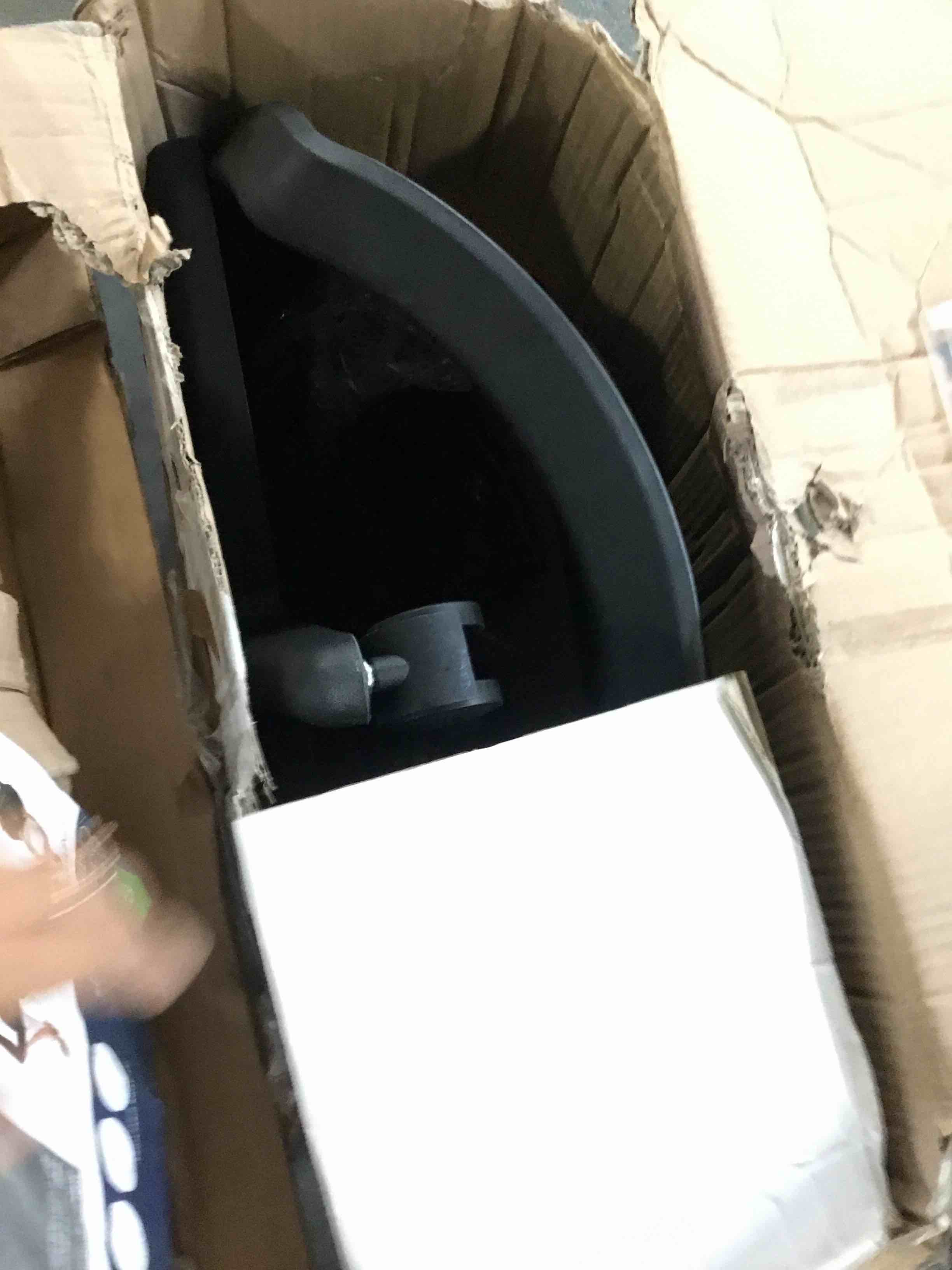 https://s3.amazonaws.com/lotting-images-prod/bidfta/BLU5235451_1692387111567.jpeg