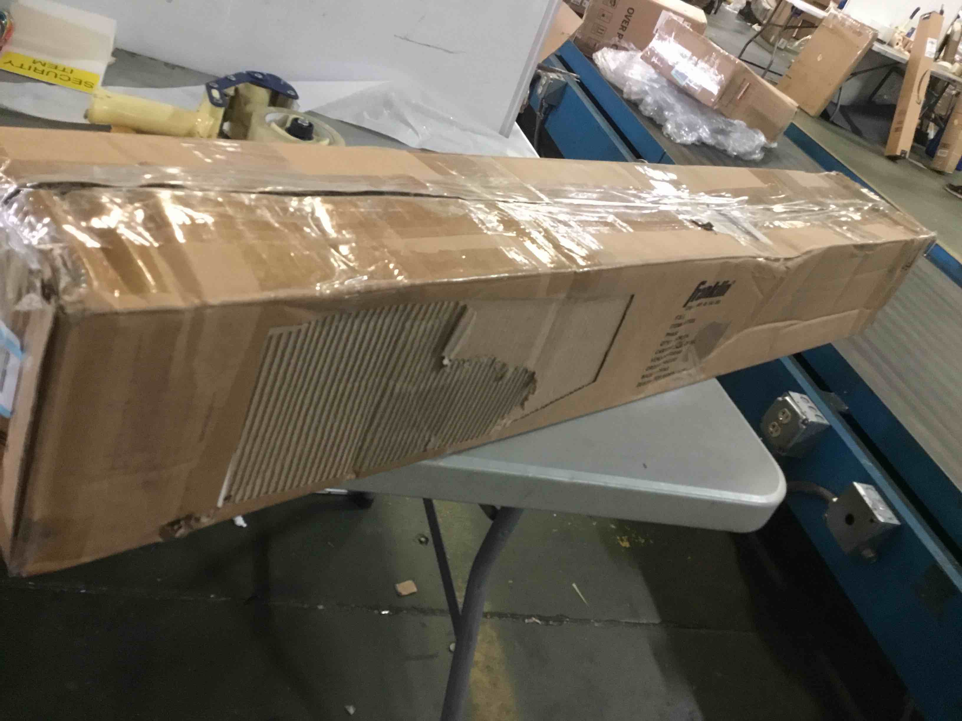 https://s3.amazonaws.com/lotting-images-prod/bidfta/BLU5235564_1692624659246.jpeg