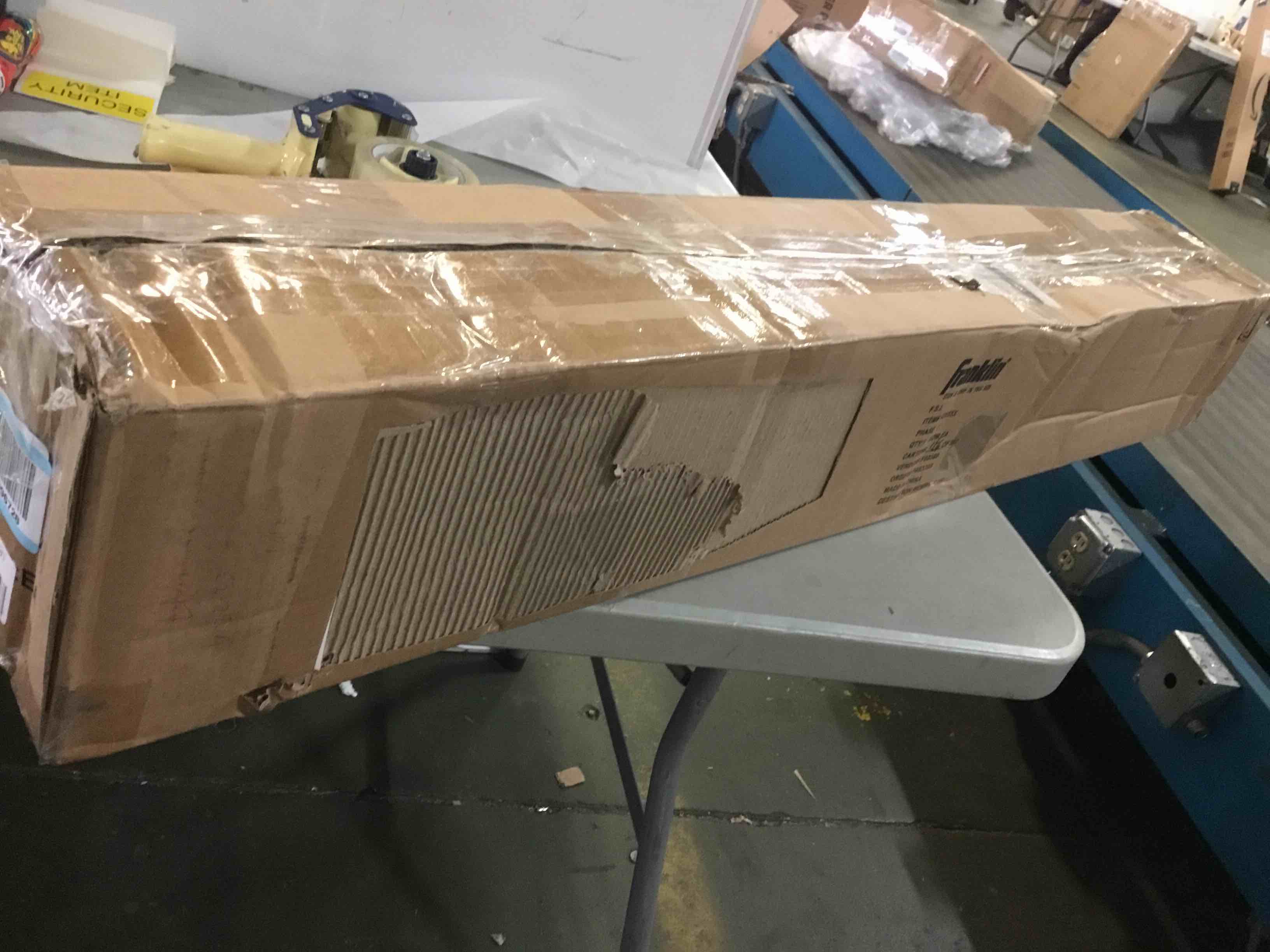 https://s3.amazonaws.com/lotting-images-prod/bidfta/BLU5235564_1692624660771.jpeg