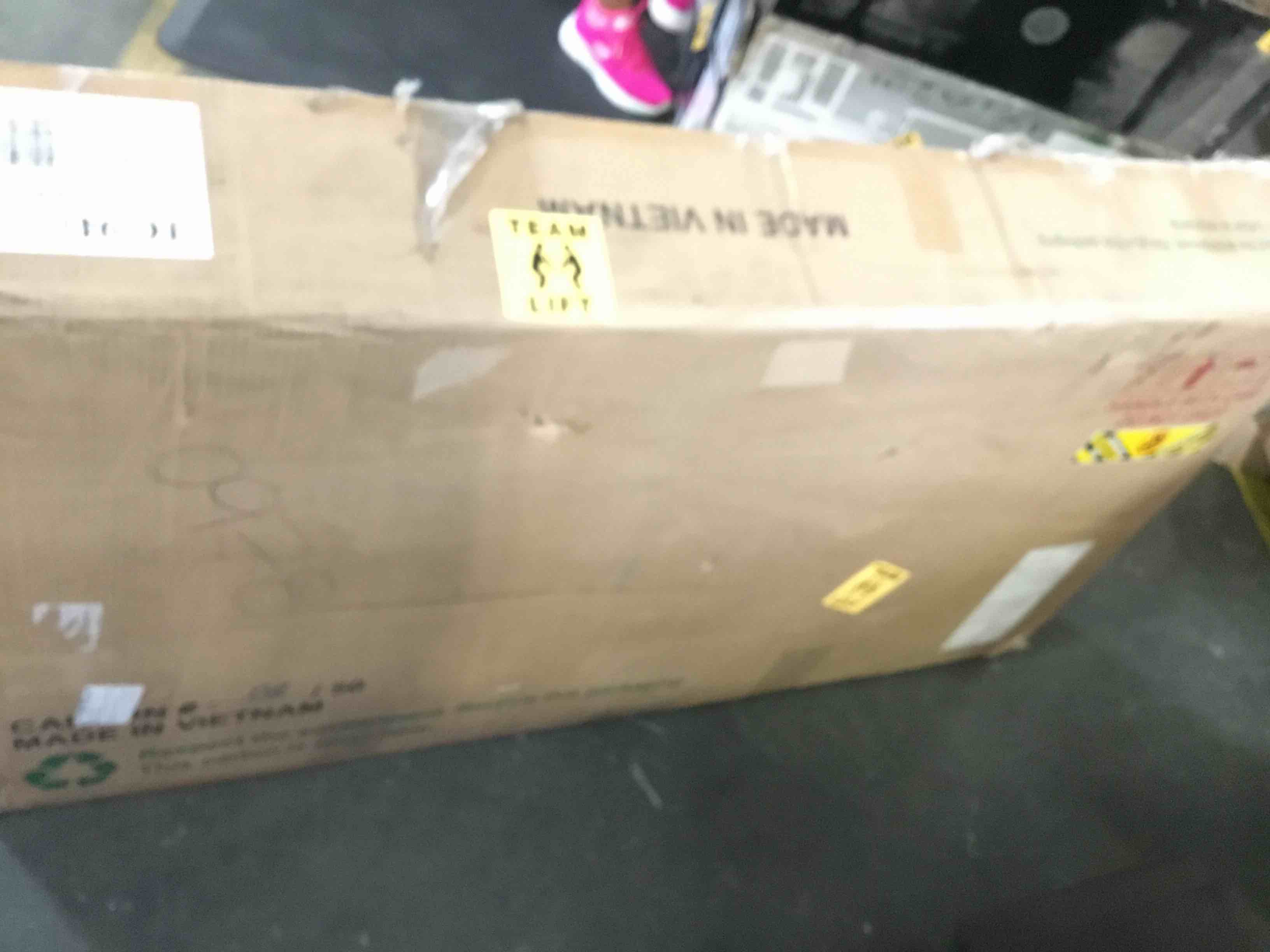 https://s3.amazonaws.com/lotting-images-prod/bidfta/BLU5235598_1692629921194.jpeg