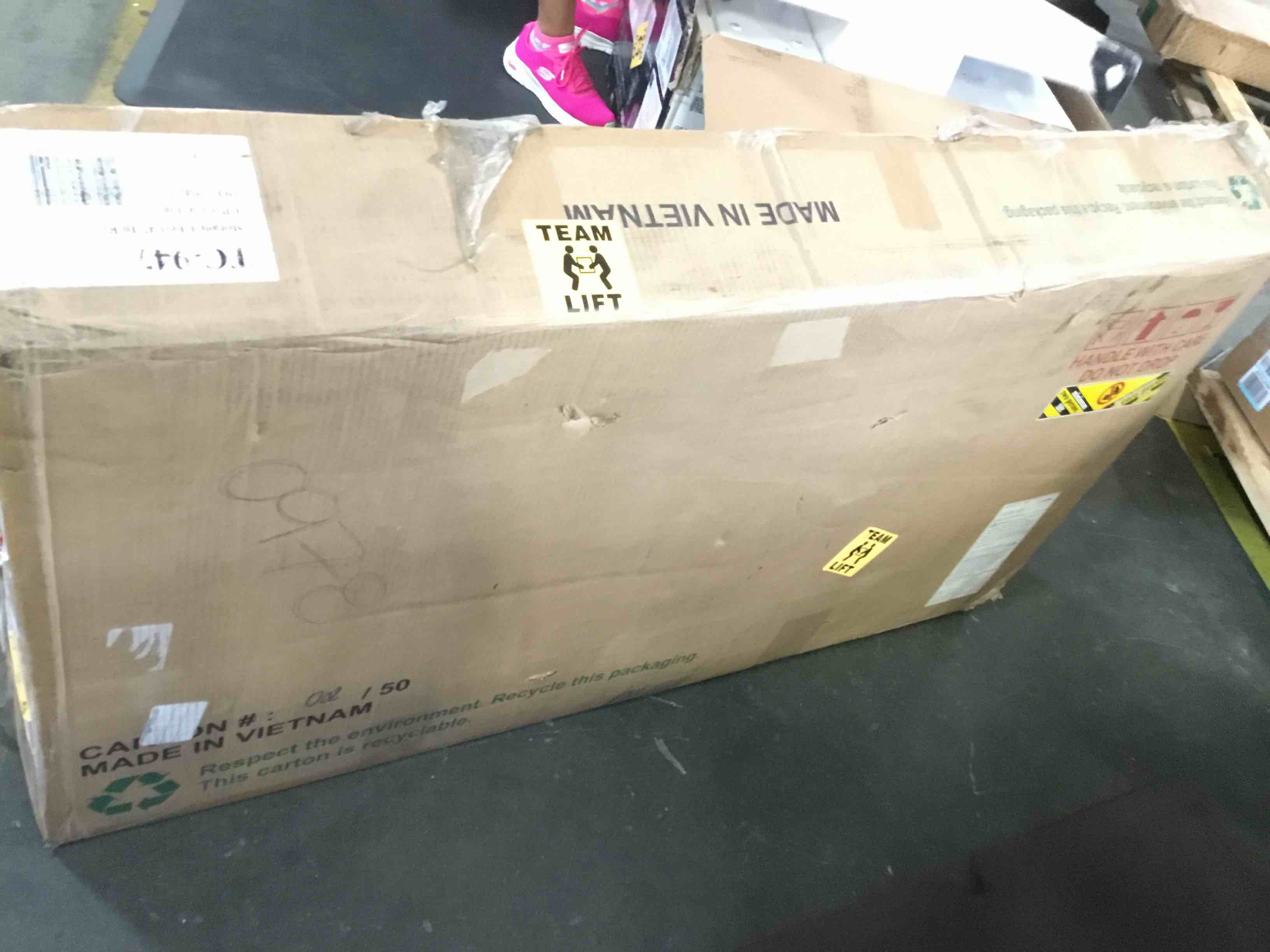 https://s3.amazonaws.com/lotting-images-prod/bidfta/BLU5235598_1692629925274.jpeg