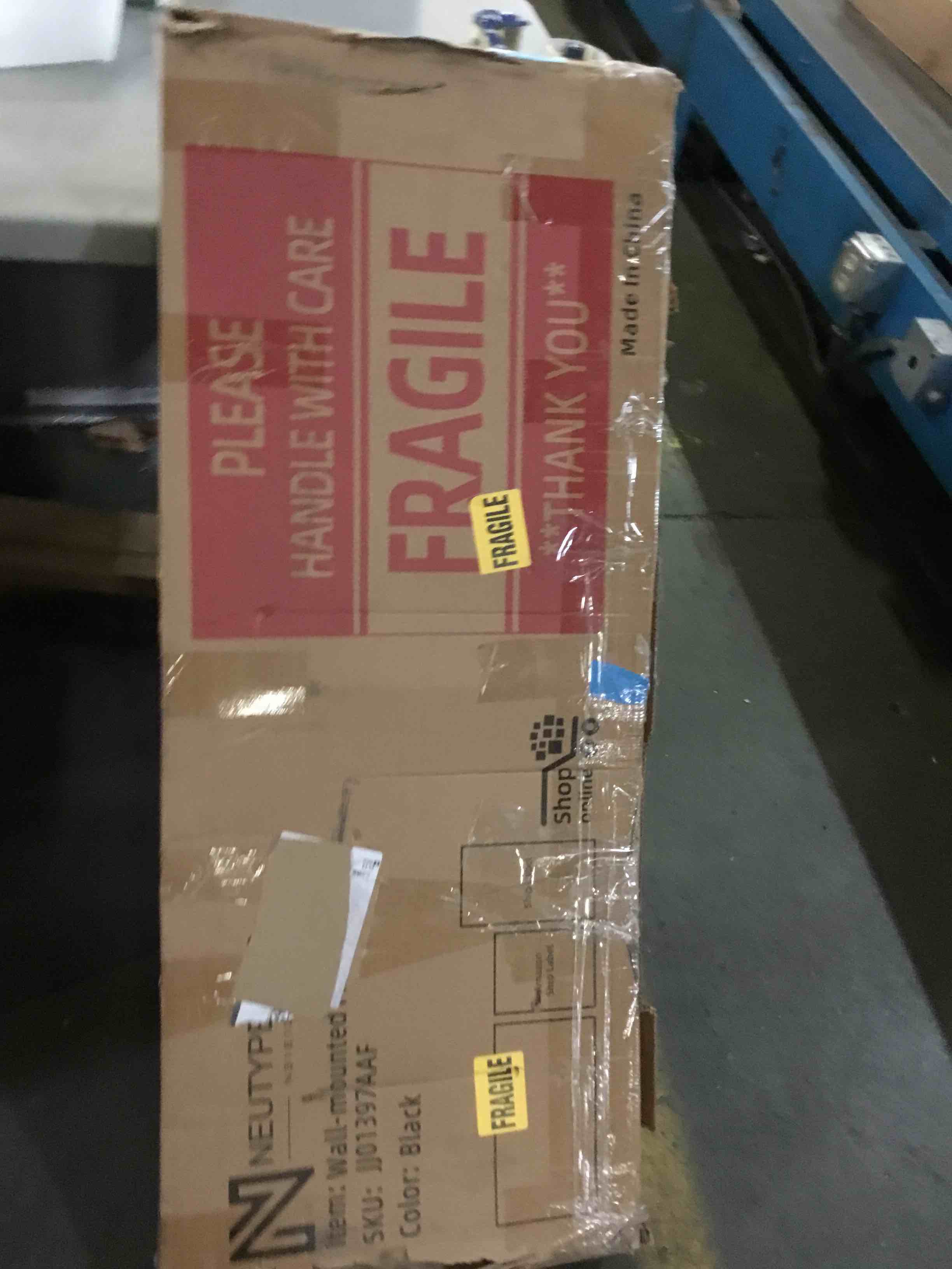 https://s3.amazonaws.com/lotting-images-prod/bidfta/BLU5235622_1692632338444.jpeg