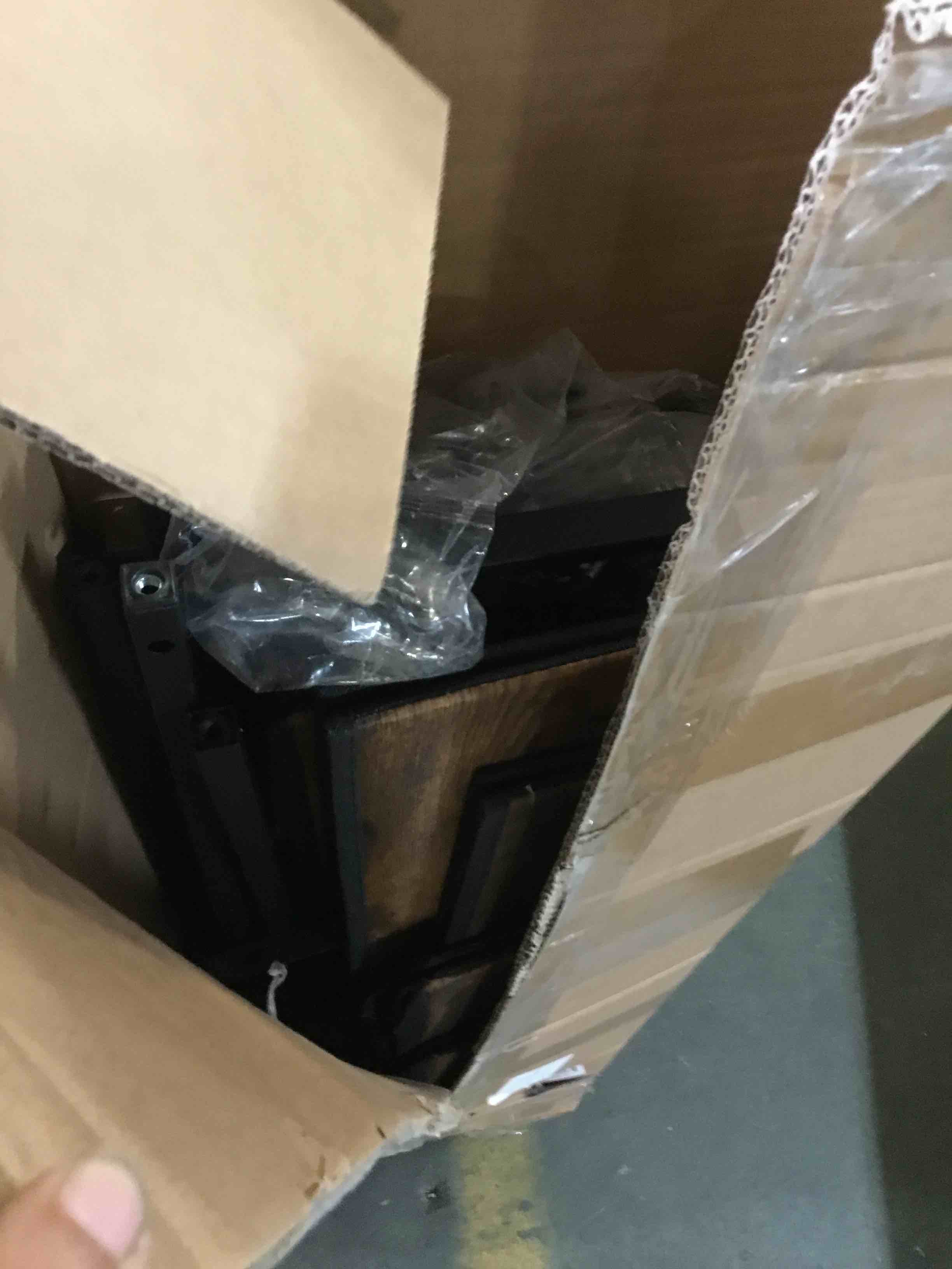 https://s3.amazonaws.com/lotting-images-prod/bidfta/BLU5235702_1692643857955.jpeg