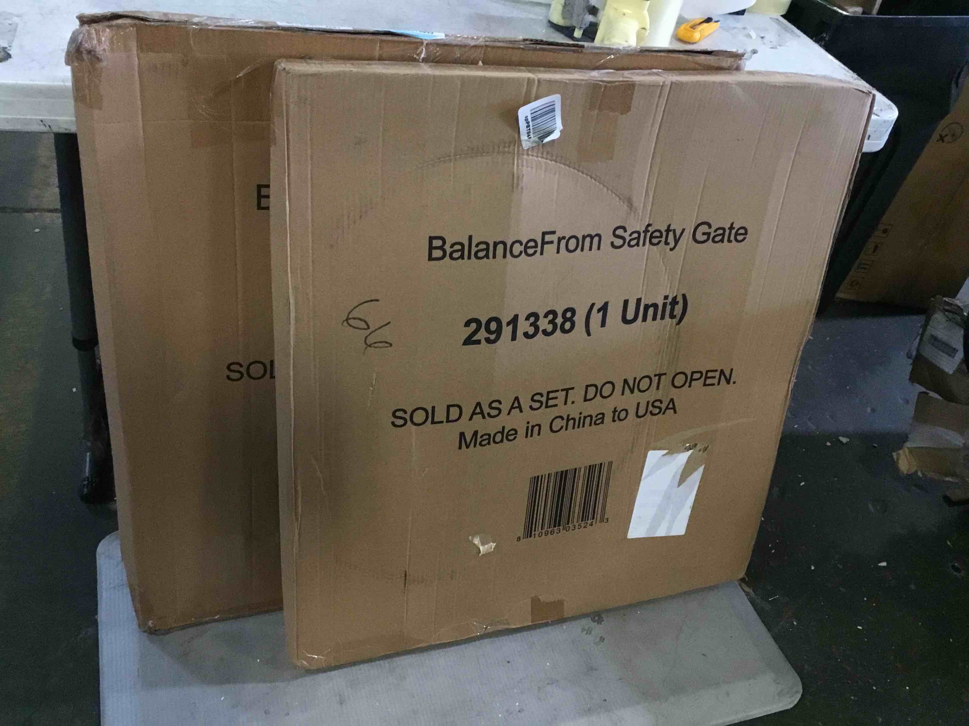 https://s3.amazonaws.com/lotting-images-prod/bidfta/BLU5235959_1692728064108.jpeg